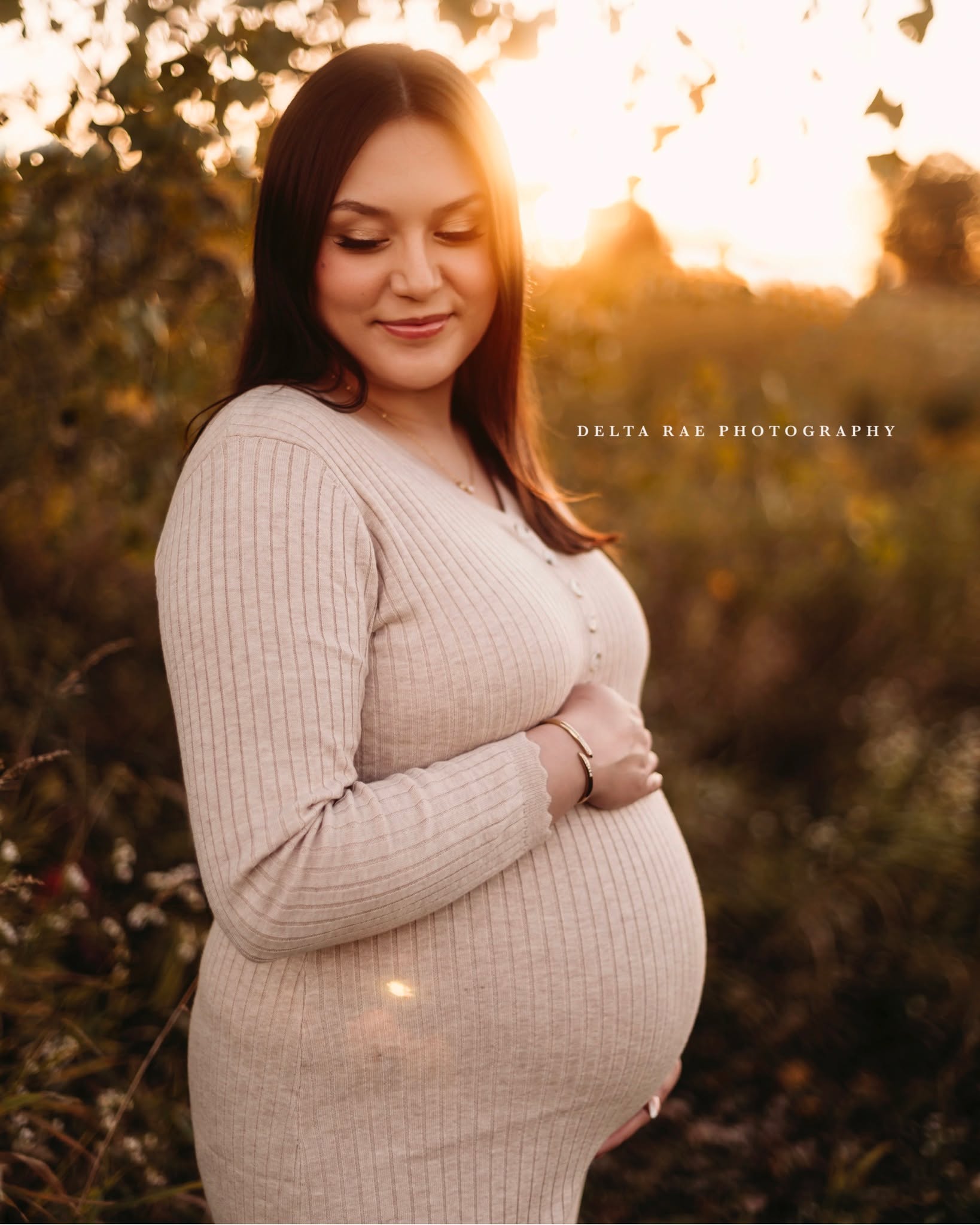 Golden hour and glowing mama vibes... 🌾✨
Loved capturing this stunning fall maternity session with Karleigh — can’t wait to meet her little one soon for their newborn session! 🤍
www.deltaraephotography.com
#MaternitySession #FallMaternityPhotos #SunsetMaternity #MotherhoodPhotography #WisconsinPhotographer #ShawanoPhotographer #NorthernWisconsinPhotographer #MenomineePhotographer #GreenBayPhotographer #DeltaRaePhotography #MaternityPhotographer #NewbornPhotographer #GoldenHourPhotos #ExpectingMom #FieldSession #WisconsinMaternityPhotographer #MaternityPhotography #ShawanoWI #GreenBayWI #MenomineeWI #FoxValleyPhotographer #NortheastWisconsinPhotographer