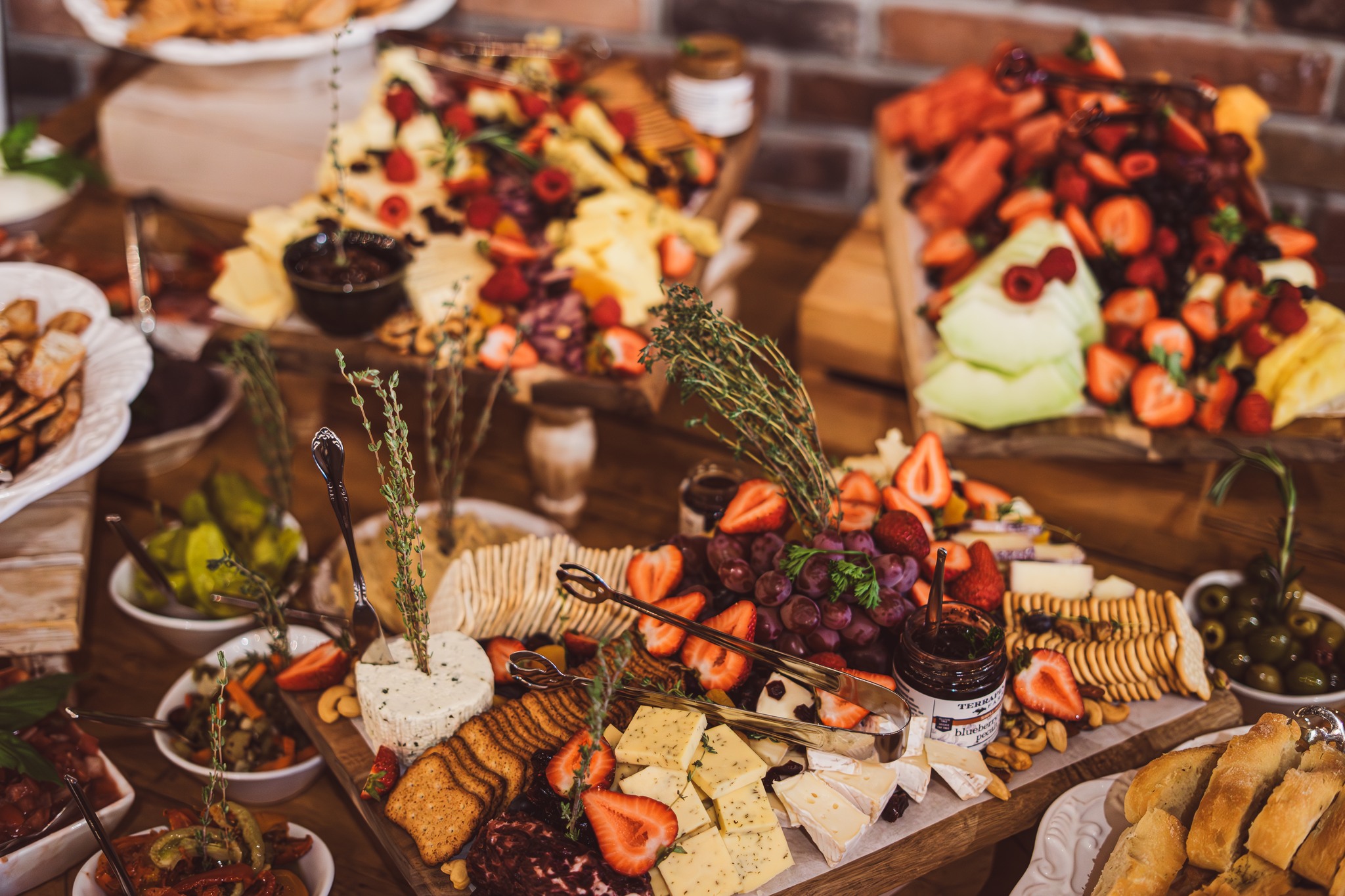 π A spread that sets the tone. From vibrant fruit displays to artisan cheeses and housemade accompaniments, our grazing tables are designed to impress and effortless to enjoy.