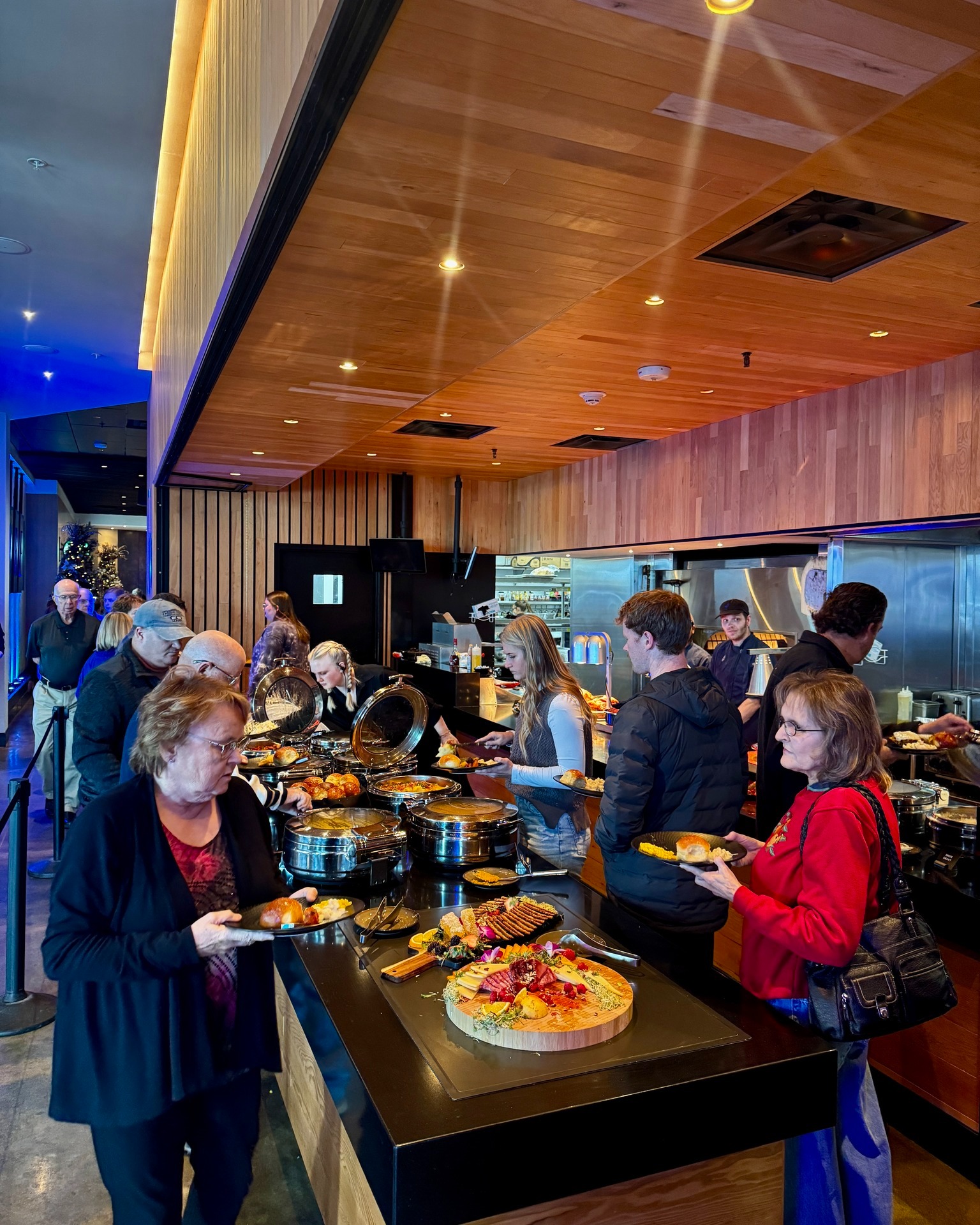 Who’s joined us for our past Thanksgiving Buffets? 🦃
Here’s a little throwback to those mouthwatering holiday feasts! 😋
This year’s Thanksgiving Buffet is right around the corner, and tables are going fast!
🍂 Don’t miss out, book your spot today at fyremoderngrill.com!
#ThanksgivingBuffet #FlashbackFriday #FyreModernGrill #TurkeyDayFeast #HolidayEats #FeastMode