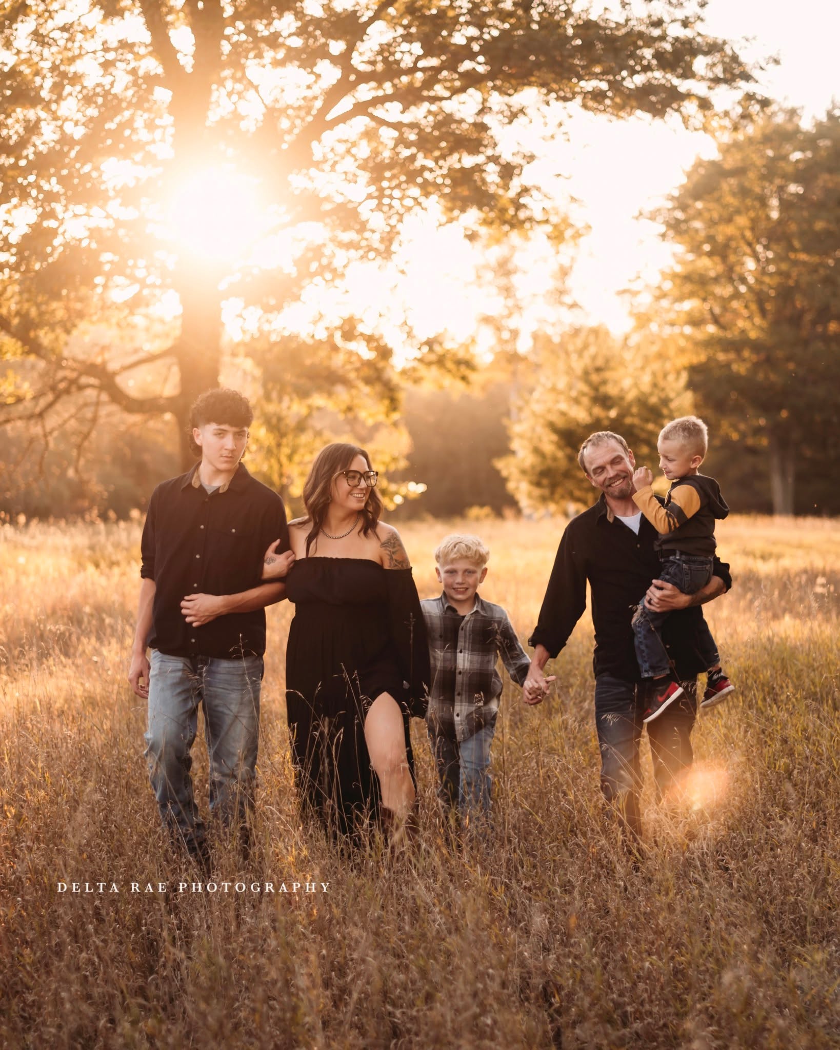 🍂 Fall Family Magic 🍂
It’s always such a joy photographing this sweet family year after year! Courtney, Luke, and their boys — Thomas, Lennon, and Jude — have trusted me to capture so many special moments over the years, from maternity to newborn and now these beautiful family sessions. Watching their family grow and change each season is such an honor. ❤️
www.deltaraephotography.com
#FamilyPhotography #FallPhotos #WisconsinPhotographer #FamilySession #DeltaRaePhotography #FallFamilyPhotos #CapturedWithLove