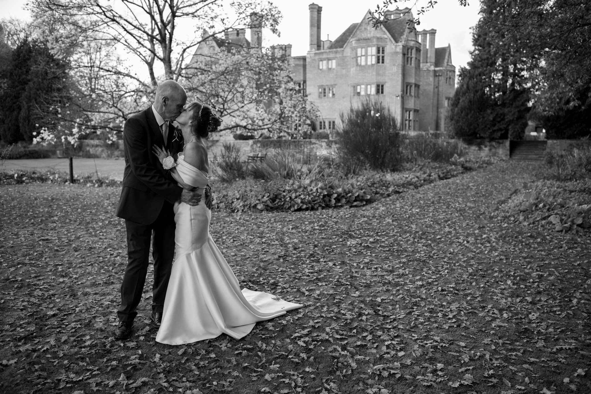Huge congratulations to Rob & Shiv on their beautiful wedding this Saturday! π
We had the absolute pleasure of capturing their special day at the stunning New Place Hotel. The weather blessed us with the most gorgeous autumnal conditions β golden light and crisp air made for the perfect backdrop.
And we have to give a special mention to the real star of the show: Paddy, who proudly served as ring bearer and absolutely nailed it! πΎπ
Wishing you both a lifetime of love and happiness. Thank you for letting us be part of your incredible day!
Venue @nphweddings
Photography & Video: @robinsonroadphotography
Decor @event_perfection_ltd
Make up Artist @lisavirgomakeupartist
Dress boutique @romseybridal
@littlshivy @rob.jenkins.121772
#WeddingPhotography #NewPlaceHotel #AutumnWedding #JustMarried #WeddingDay #DogRingBearer #LoveStory