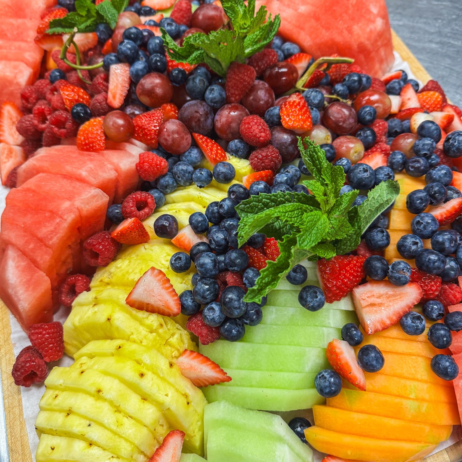 Fresh fruit? Yes please! ππ«
This fruit board is a great way to kick-off any corporate gathering!