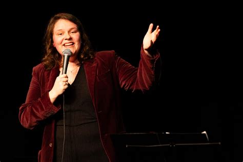 CABARET AS ZONDAG! Laatste kans om erbij te zijn, reserveer je plek via www.gipa-arts.nl/performances
🕗 Aanvang: 15.00 uur (inloop vanaf 14.30 uur).
📍 Locatie: @gipa_kunsthal – Beekstraat 14, Panningen.
🧢 Entree: Gratis. We gaan aan het einde met de pet rond, waardeer de artiesten en de middag naar eigen inzicht.
🎗️ Dan nog dit: Wij ondersteunen we de inzamelactie van Sue en Tygo om gezinnen met een langdurig ziek(e) kind of ouder een fijne dag te bezorgen. Breng daarom oude afgedankte telefoons/tablets en inktcartridges mee, daar help je Sue en Tygo enorm mee. Deze actie loopt nog tot 31 december.
De inzamelactie is voor Stichting Opkikker. Deze biedt lichtpuntjes voor gezinnen met een langdurig ziek(e) kind of ouder. Het hele gezin beleeft een Opkikkerdag. Een dag zonder zorgen.
@roozzel @willemijndeboer @jobspoelstra Willemijn de Boer Roos Vervelde #stichtingopkikker #cabaret