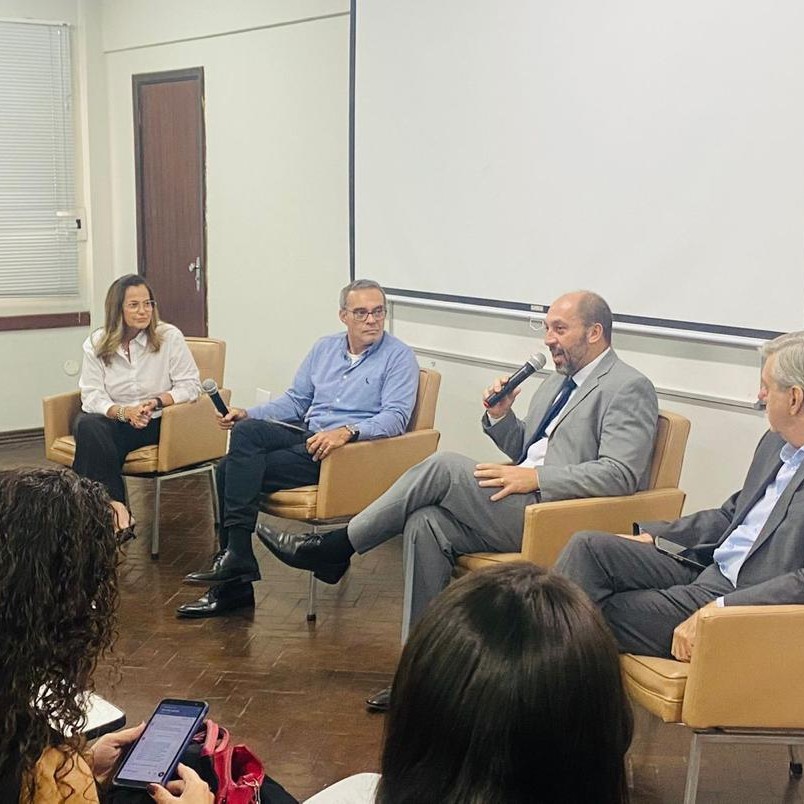 #TBT de um dia marcante!
O ABRH em Movimento reuniu profissionais, líderes e apaixonados por gente em um encontro cheio de inspiração, trocas e conexões reais.
Cada conversa reforçou o propósito da ABRH-RJ: transformar o mundo do trabalho por meio das pessoas.
Que venham os próximos encontros!
Seguimos juntos, em movimento!