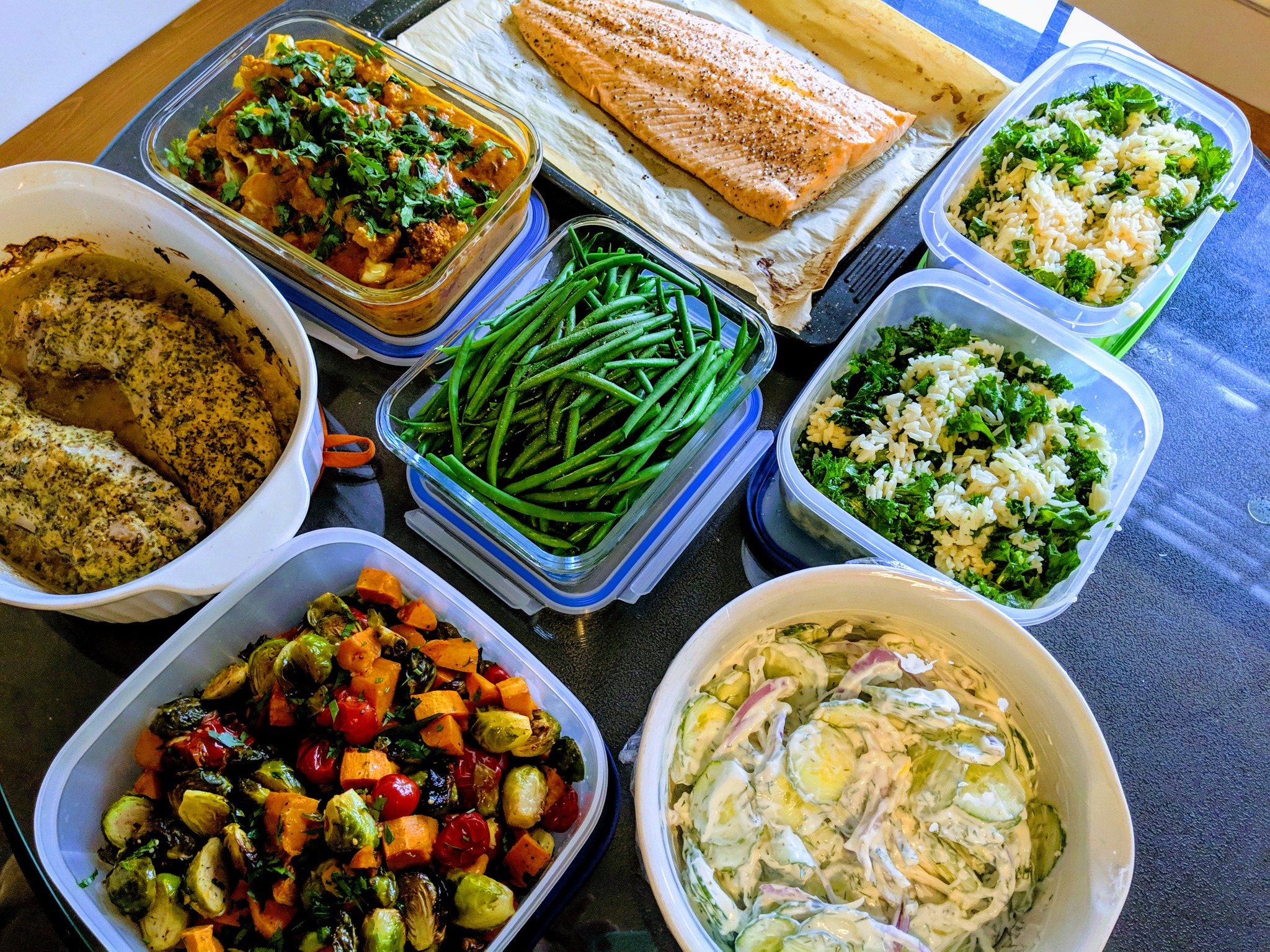 ☕❄️ Cozy Weekend Meals Made Simple ❄️☕
Weekends are for warmth, comfort, and family time. Let me take the stress out of cooking - I’ll bring everything I need and create a cozy, home-cooked meal for your household.
💌 Holiday spots are filling fast - message today to reserve!
Français Draft:
☕❄️ Des Repas d’Hiver Confortables et Simples ❄️☕
Les week-ends sont faits pour la chaleur, le confort et le temps en famille. Laissez-moi enlever le stress de la cuisine : j’apporte tout le nécessaire et prépare un repas maison réconfortant pour votre foyer.
💌 Les réservations pour les repas des Fêtes se remplissent vite - écrivez-moi dès aujourd’hui !