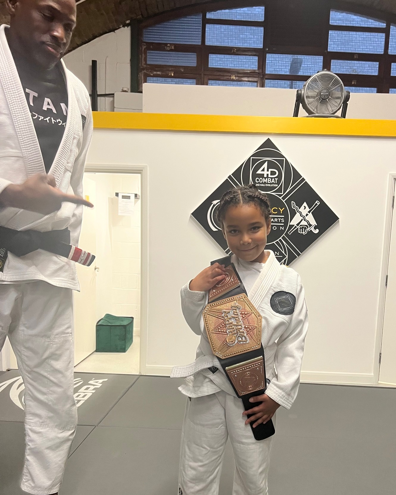 At Legacy Kids Jiujitsu we Celebrate our young Students' Birthdays in a different way.
She looks very happy to have received the Legacy Kids Birthday Belt from Prof. @stevepaynebjj 🏆
#Hoxton #kidsactivities #MartialArtsForKids #ConfidenceforKids #afterschoolactivities #CommunityBasedLearning #JiuJitsu #CFSBJJ #KidsBJJ