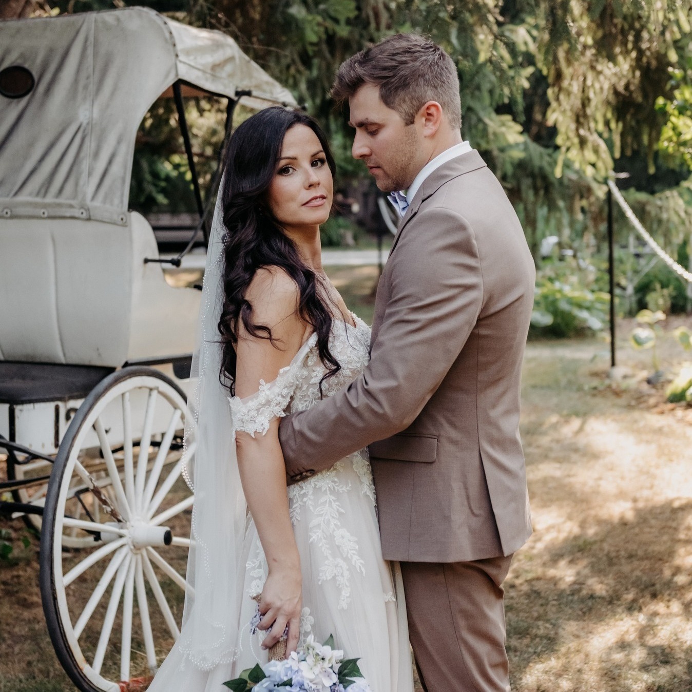 ✨
From high-school musicals to the biggest stage of their lives, their WEDDING day.
@marepawz & @bennyzee4444
#tmcweddings #weddingwirecanada #Magiclove #weddingdaymagic #canadaweddingphotographer #ontarioweddingphotographer #ᴏɴᴛᴀʀɪᴏᴡᴇᴅᴅɪɴɢᴘʜᴏᴛᴏɢʀᴀᴘʜᴇʀ
@northview_gardens
@tmc.weddings