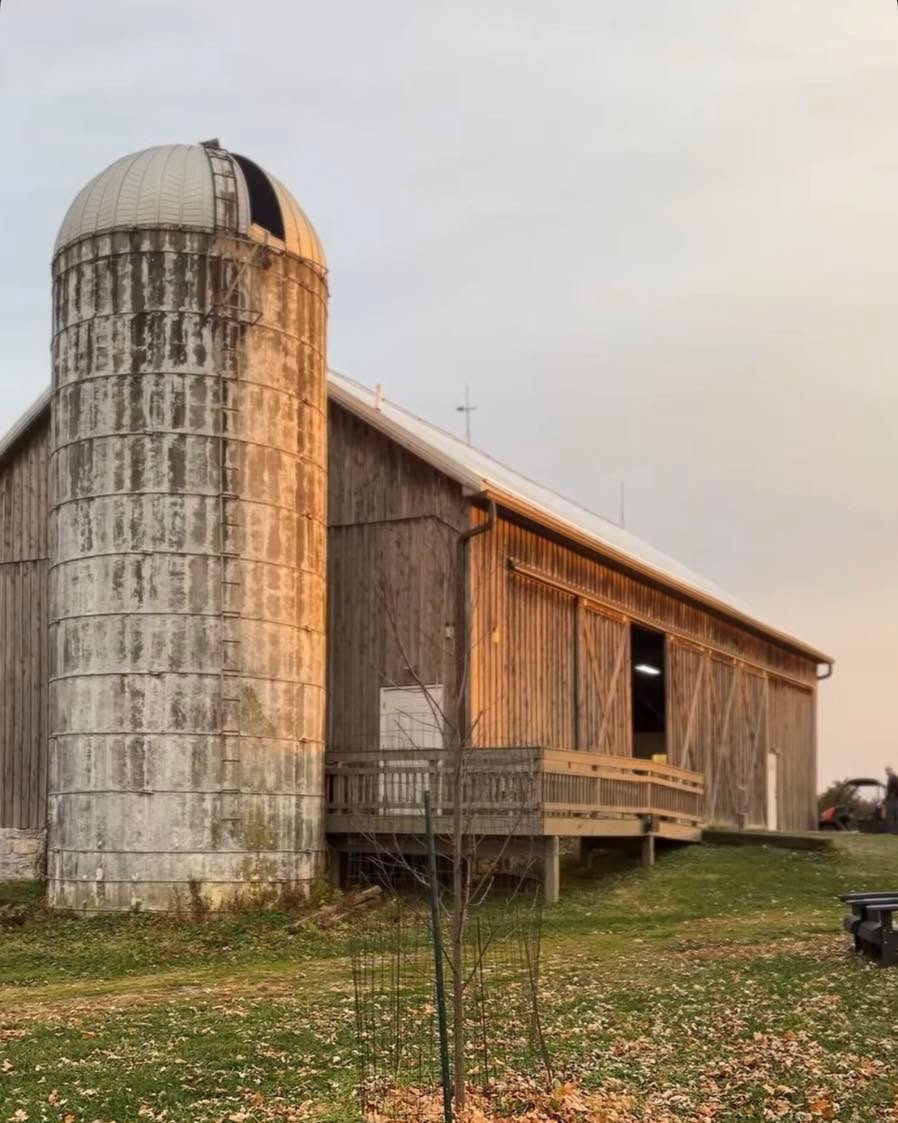 Only 2 more days to enjoy our wine beside a fire while looking out upon our incredible view!
We are here until 6pm today and tomorrow from 12-6pm! Come join us and enjoy some great music both days 2-5pm.
📸credit: practice_studies
#wineoclock #winelovers #harvestseason2025 #fall #fallvibes #fallseason #wineryfun #antietamnationalbattlefield #antietambattlefield #antietamcreek #FoodTruckFun #LiveMusicLovers #livemusicrocks #LiveMusicVibes #winery🍷 #winerylife #winery