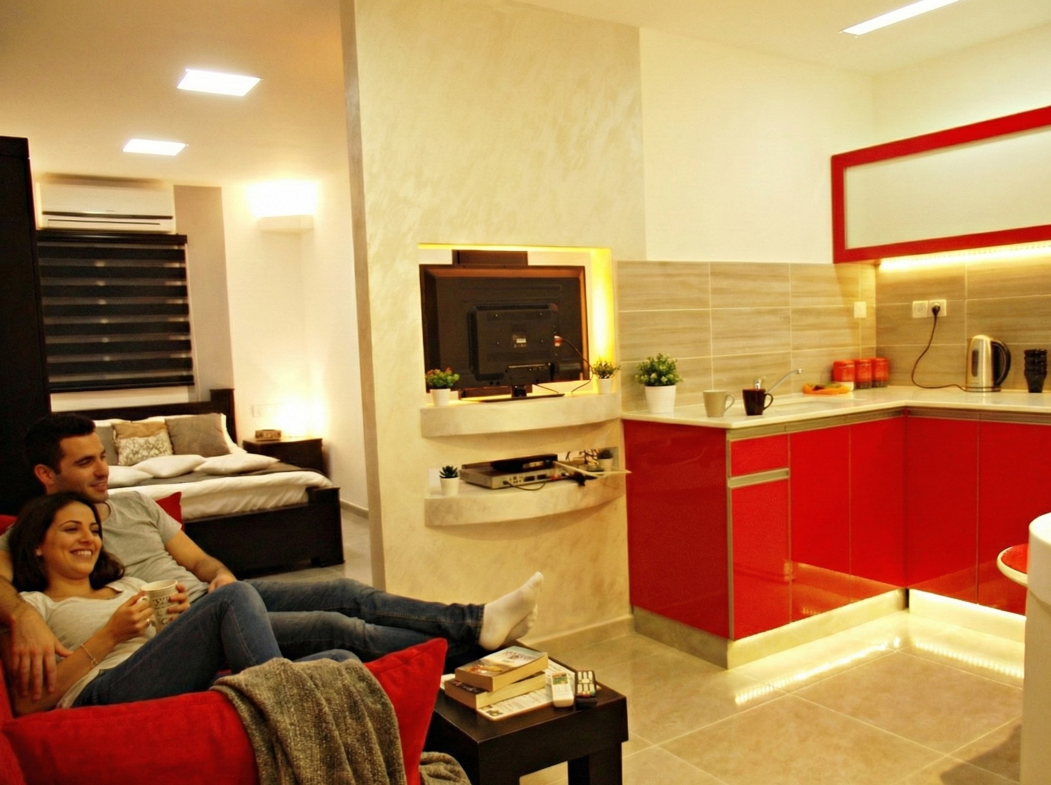 הטעות שרוב הישראלים עושים בחורף – וההזדמנות שלכם לתפוס דירת חלומות באילת במחיר שלא יחזור!" 🤫🔥
למה לחכות לקיץ הצפוף כשאפשר לחיות כמו מלכים עכשיו? בנובמבר ודצמבר אילת היא הסוד הכמוס של הנופשים החכמים – שמש מושלמת, שקט ושלווה. ☀️
ב-City Apartments Eilat הכנו לכם את החופשה האולטימטיבית: ✅ דירות מאובזרות קומפלט (מטבח מלא, סלון מפנק ו-Wi-Fi מהיר). ✅ צ'ק-אין עצמאי ומהיר ללא המתנה בקבלה. ✅ מיקום מרכזי קרוב לים ולקניונים. ✅ מתאים לזוגות, משפחות וגם לקבוצות חברים.
🎁 המבצע שלנו לנובמבר-דצמבר: מחירי Off-Peak מיוחדים למהירי החלטה!. הזמינו עכשיו וקבלו שדרוג לחוויה אילתית במחיר שמשאיר עודף לבזבוזים.
הדירות הטובות נחטפות מהר – אל תגידו "לא ידענו". לחצו על הלינק בביו להזמנה ישירה או חייגו: 08-6338361 📞.
#אילת #CityApartmentsEilat #חופשהבישראל #דירותנופש #אילתבחורף #מבצעיחורף #חופשהזוגית #משפחהמטיילת