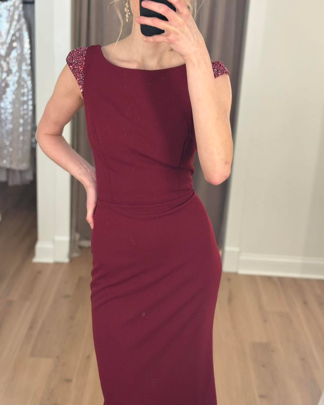 It’s gala season! Find your show-stopping dress—& don’t forget a pop of red is always approved. ❤️