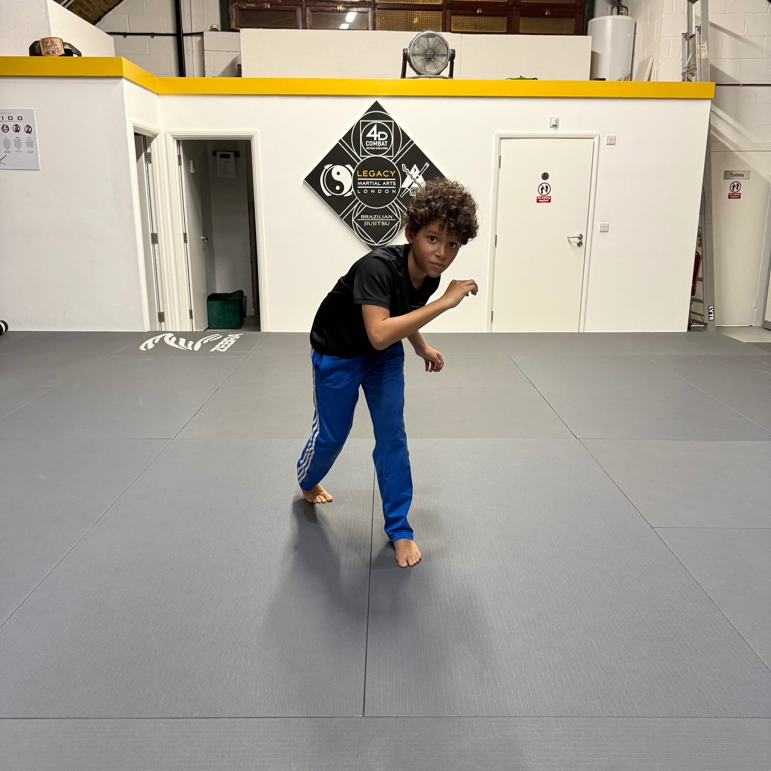 Kids Capoeira Classes every Thursday 4pm.
Come and try something Different.
https://legacy-martial-arts-london.gymdesk.com
#kidsactivities #LittleNinjas #hoxton #ConfidenceForKids #CommunityBasedLearning #MartialArtsForKids #afterschoolactivities #KidsCapoeira #capoeirakids