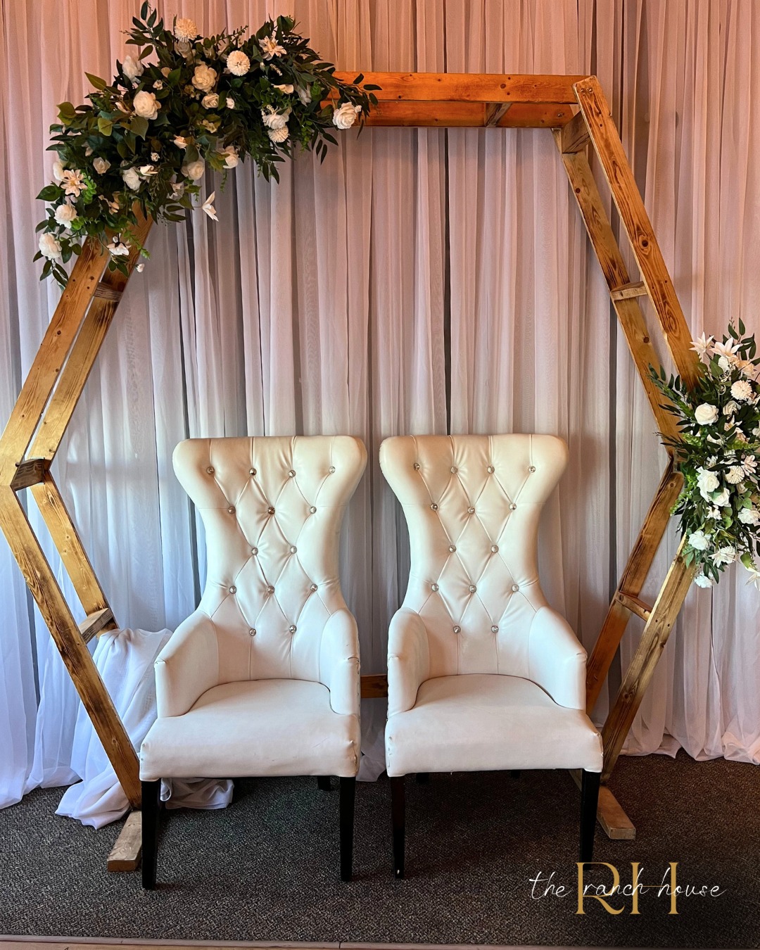 Your day, your design. ✨
One of the things our couples love most is how easily venue transforms.
Whether you want rustic charm or sleek, modern elegance like this, our heritage walls are the perfect canvas for *your* style.
#customwedding #weddingvenue #customvenue #weddingdesign