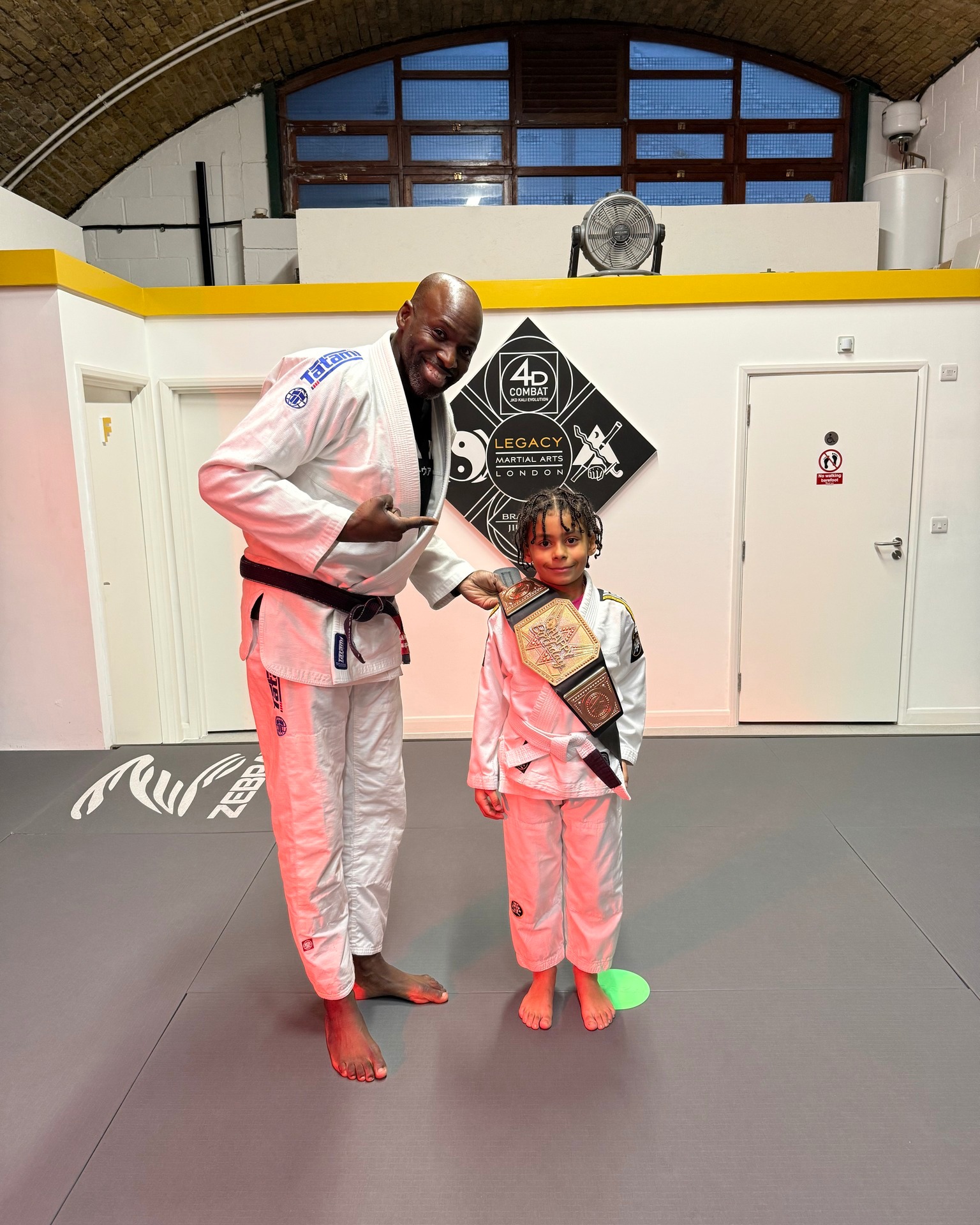 As a community Legacy Kids Jiujitsu celebrates young Students' Birthdays in a different way.
They look very happy to have received the Legacy Kids Birthday Belt from Prof. @stevepaynebjj
#Hoxton #kidsactivities #MartialArtsForKids #ConfidenceforKids #afterschoolactivities
#CommunityBasedLearning #JiuJitsu #CFSBJJ
#KidsBJJ
