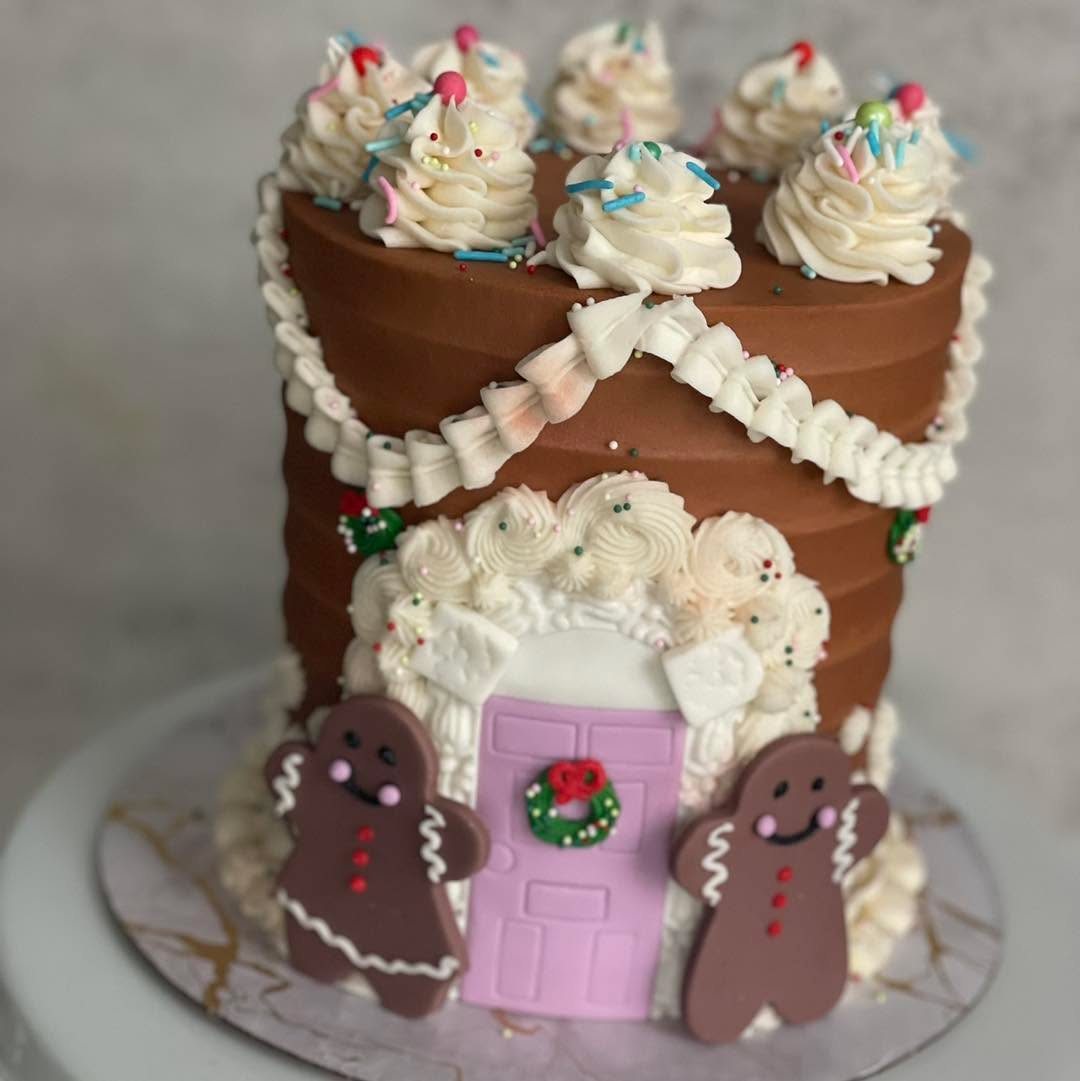 Tis the season for fa la la la la, la la, la la 🎶 🎄
Check in tomorrow morning at 9 AM to see the holiday menu and place order for treats for your loved ones, including yourself!
