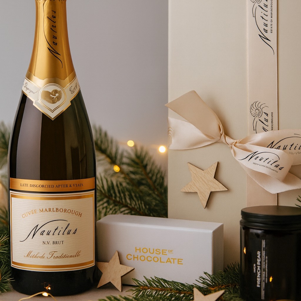 Introducing our new Nautilus Christmas Gift Boxes — a beautifully curated festive gift featuring a bottle of Nautilus wine, handmade chocolates and a seasonal candle.
Perfect for hosts, clients or someone who deserves a little Christmas sparkle.
🎁 Available now — link in bio or visit our website