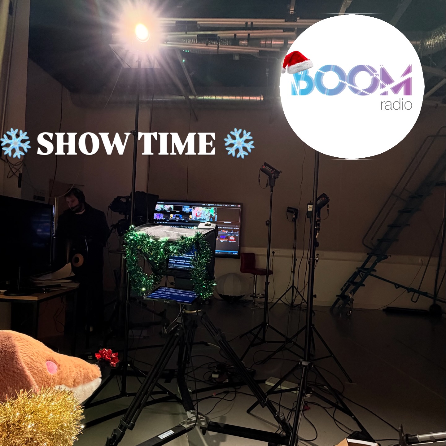 It's showtime!
Watch out brilliant Media Students present their Festive Live Show right now
Hit that link👇
https://www.youtube.com/live/M-DMmCJbMW4?si=6-zedNRR3G41UBNE