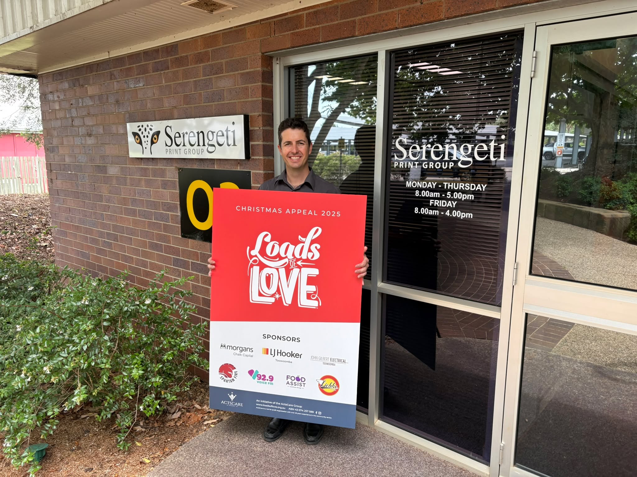 Thank you so much @serengetiprintgroup for donating this year's signage. Serengeti Print Group have supported the Loads of Love Christmas Appeal for many years, and we are always very grateful.
❤️ Help Us Share The Love This Christmas ❤️