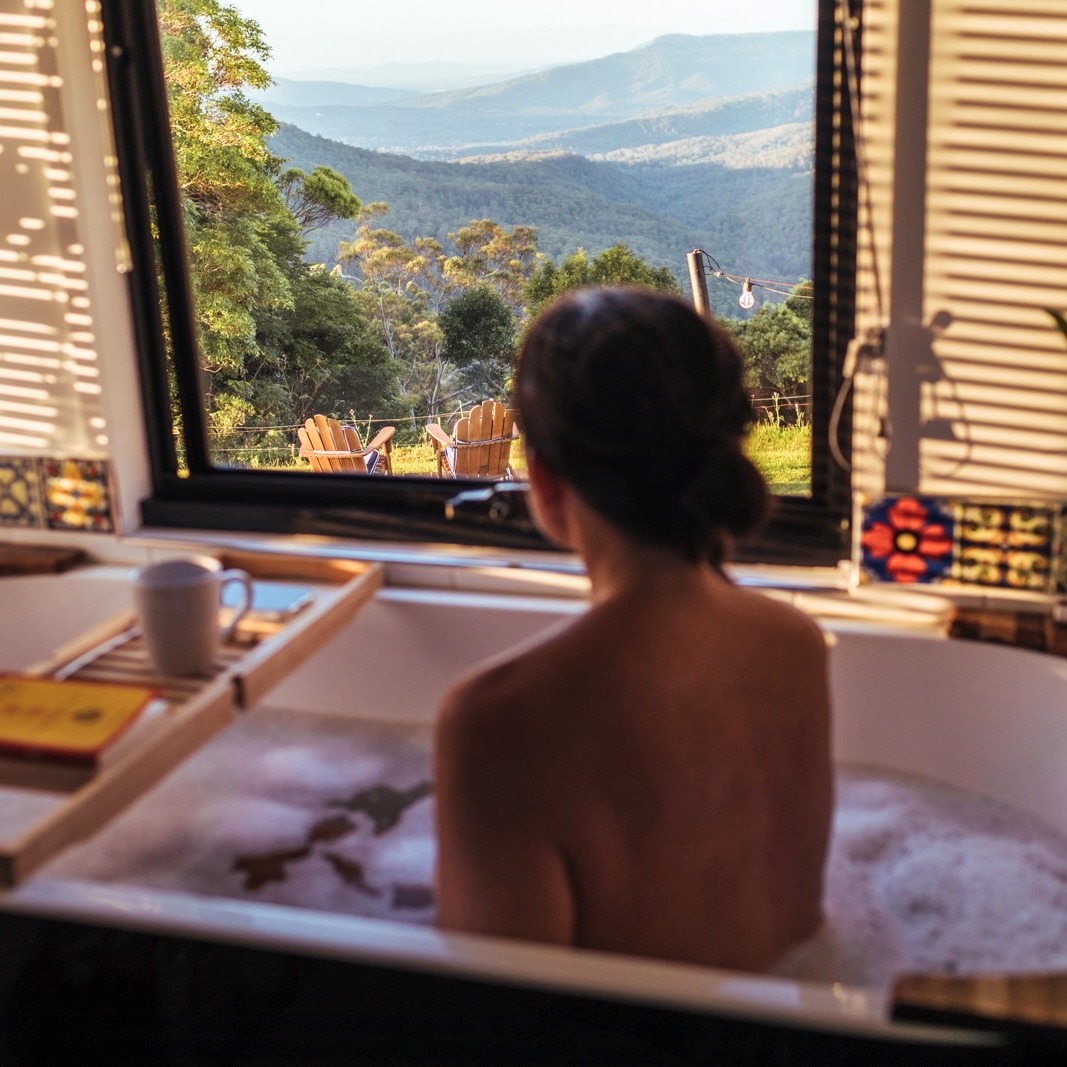 Start the new year with a romantic getaway! Reconnect, relax, and reignite the spark β€οΈ Fyrefly Retreat is the perfect backdrop for a romantic escape. Plan your romantic getaway today! www.fyrefly.com.au
#RomanticEscape #CouplesRetreat #countryromance #SecludedEscape @scenicrimguide @visitscenicrim
