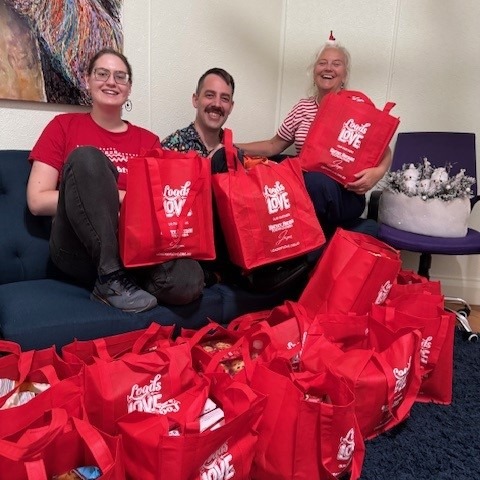 A big thank you to Toowoomba Youth Mental Health Service for their wonderful support of the 2025 Loads of Love Christmas Appeal ❤️
By generously acting as a collection point and encouraging their community to donate non-perishable food items, the team at Toowoomba Youth Mental Health Service has helped make a real difference for individuals and families in our community who may be doing it tough this Christmas.
Thank you for helping us share the love this Christmas 🎄✨