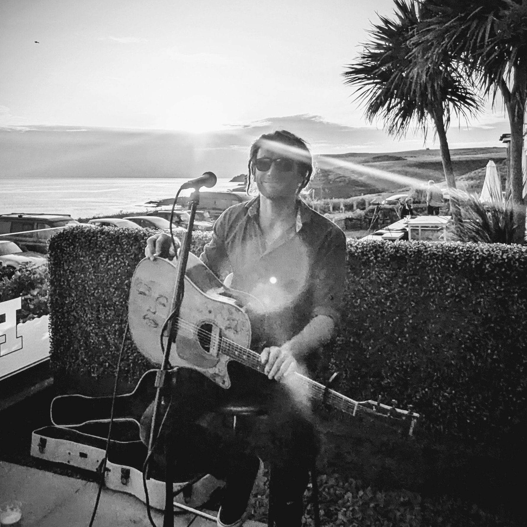 This weekend's gigs:
Fri - St MERRYN - The Farmers Arms 8pm
Sat - CARLYON BAY - AJ's 7pm
Sun - PORTHLEVEN - Atlantic Inn 4pm
.
@farmersarmsstmerryn @ajs_cbay @atlantic.inn.porthleven