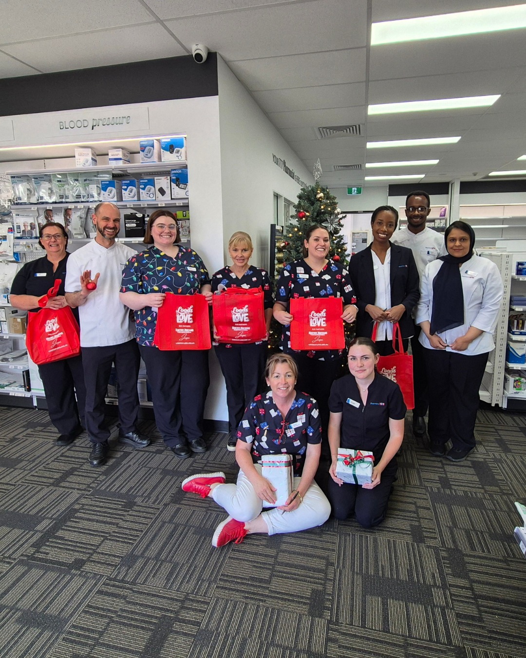 A big thank you to Pharmacy 777 Toowoomba for their wonderful support of the 2025 Loads of Love Christmas Appeal ❤️
By generously acting as a collection point and encouraging customers to donate non-perishable food items, the team at Pharmacy 777 has helped make a real difference for individuals and families in our community who may be doing it tough this Christmas.
Thank you for helping us share the love this Christmas 🎄✨