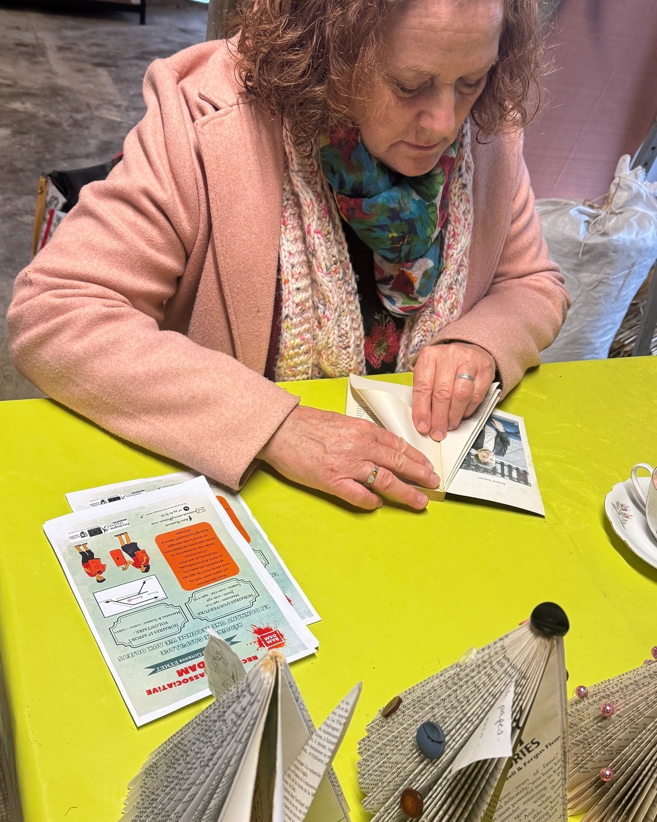 Retour sur l'atelier créatif pour produire de jolis cadeaux pour les fêtes... avec notre recyclerie préférée @@asso.ramdam
Merci à Anne et Isabelle !