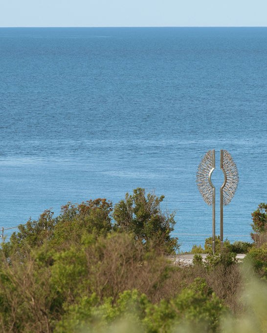 Overlooking stunning Hog Bay Beach in Penneshaw, the sounds of waves breaking & children giggling drift up as you wander the Kangaroo Island Sculpture Trail.
Come with sandy feet, spend an hour wandering the trail, exploring the stunning installations, spying the local wildlife who call the trail home and finding hidden shady spots to rest.
Fun and free for everyone, our community-owned art trail is driven by volunteer passion and generous donations.
Find out more via link in bio.