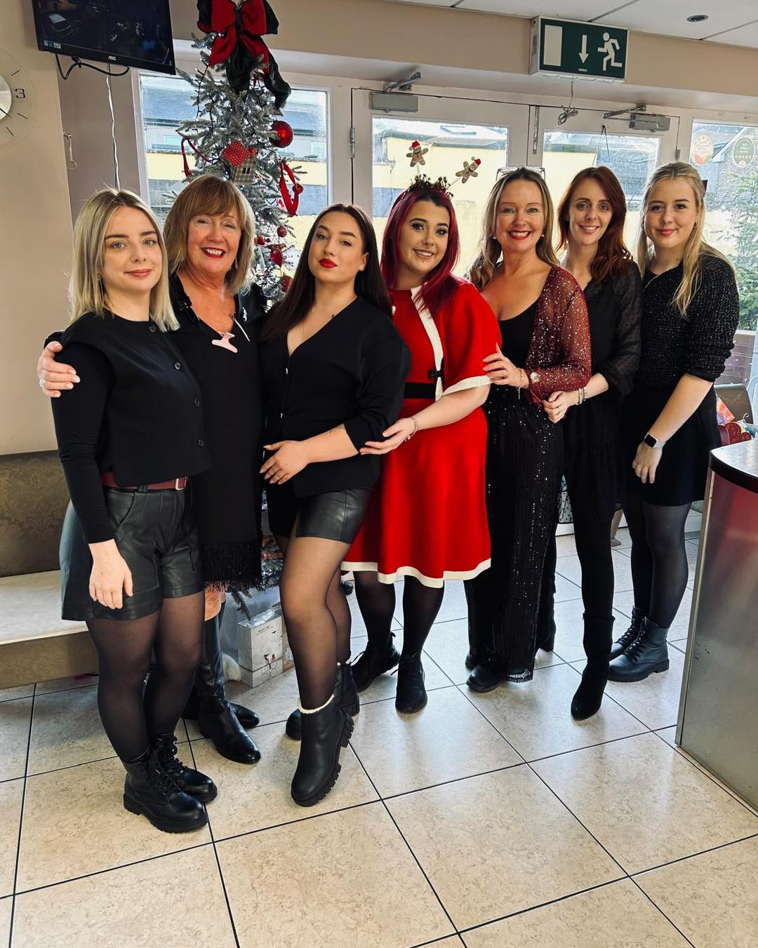 🎅🏼Ho Ho Ho! 🎅🏼Marian Dineen and team are wrapping up the year with a big THANK YOU to all our amazing customers!
Wishing you a Christmas full of cheer, laughter, and maybe a little extra dessert 🎄 ✨ Here's to a bright, fun, and prosperous 2026! 🎉🥰