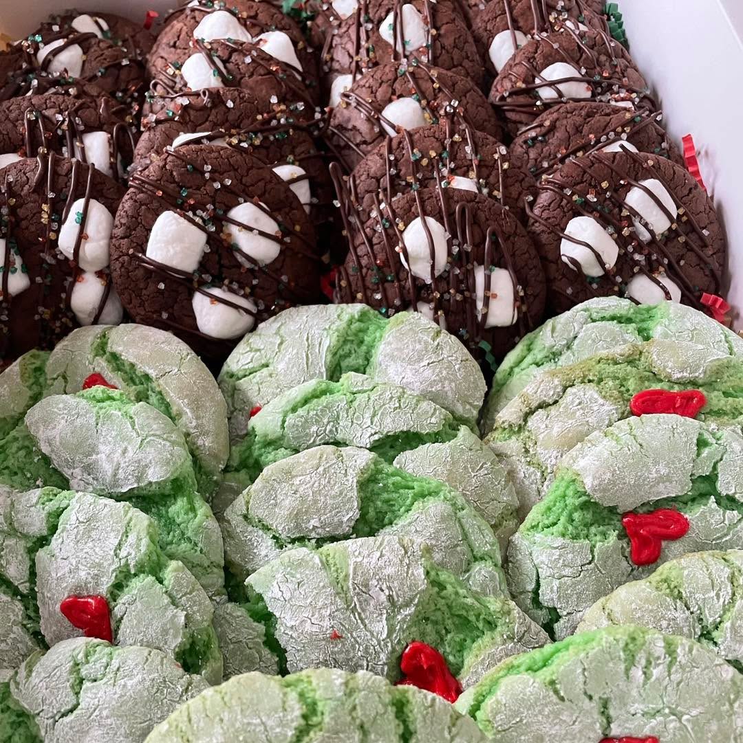 Still looking for last minute gifts and treats???
I’m currently making additional cookie doughs, fudge, and espresso cinnamon rolls, available for pickup or delivery Wednesday, December 24th between 9 and 7 pm.
Options still available:
❤️ Grinch cookies
🍪Hot cocoa cookies
~Peppermint shortbread
❄️Snowflake cookies (frosted)
~White chocolate and cranberry cookies
🍋 Lemon sugar cookies
~Sugar cookie decorating kit
~Fudge
~Espresso and dark chocolate chip rolls (ready to be baked Christmas morning!)
Order yours at frosteatlove.net/online-ordering as soon as possible, as the deadline is Tuesday at 6pm!
