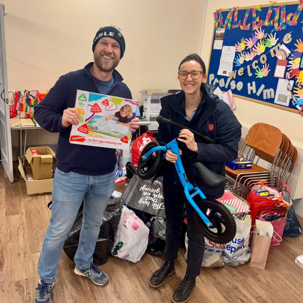 A full car of new toys and gifts has been dropped off at The Braintree Salvation Army this morning, to help those less fortunate at Christmas.🎄
All collected as a result of the UNBELIEVABLE generosity of the Dunmow community during our Santa Sleigh run in December! ❤️
THANK YOU to everyone who donated a gift 🎁
Tonight is our final sleigh night, where we will be heading to; Little Easton, Great Easton, Duton Hill and Stebbing! 🛷