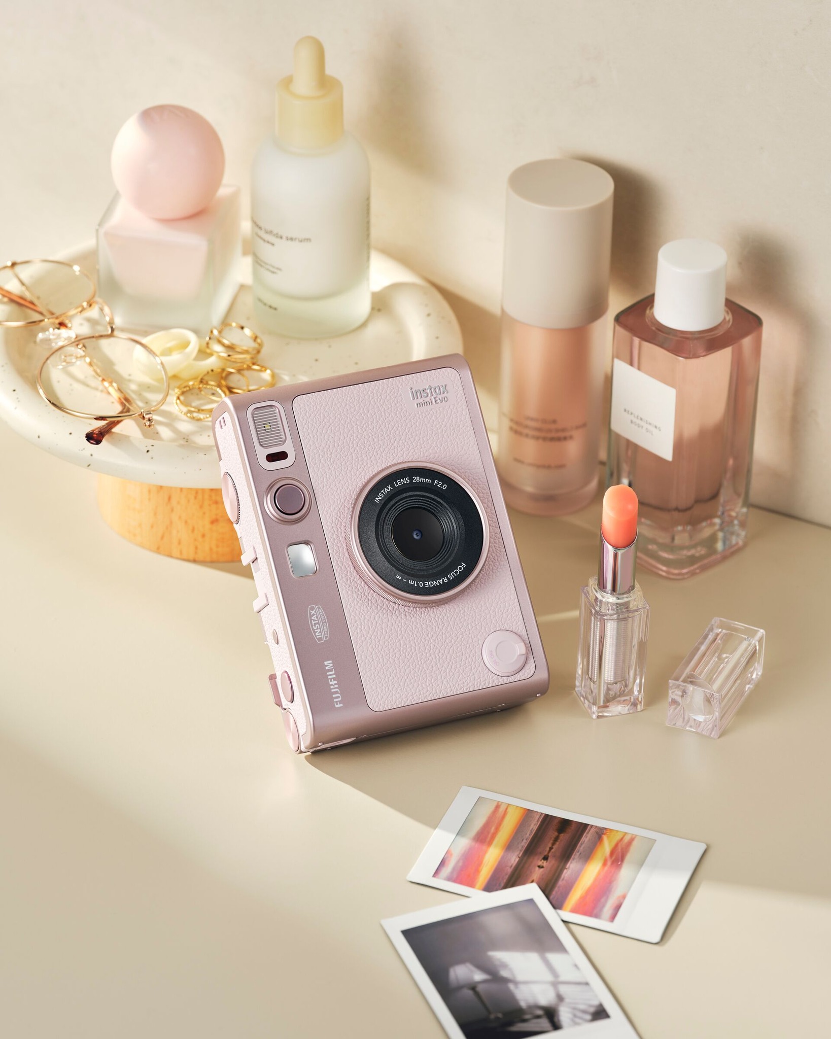 Say hello to the sweetest addition to the Evo family 💗
The Mini Evo Gentle Rose has arrived
#instax #instaxEgypt #InstaxMiniEvo #fujifilminstax #instantcamera