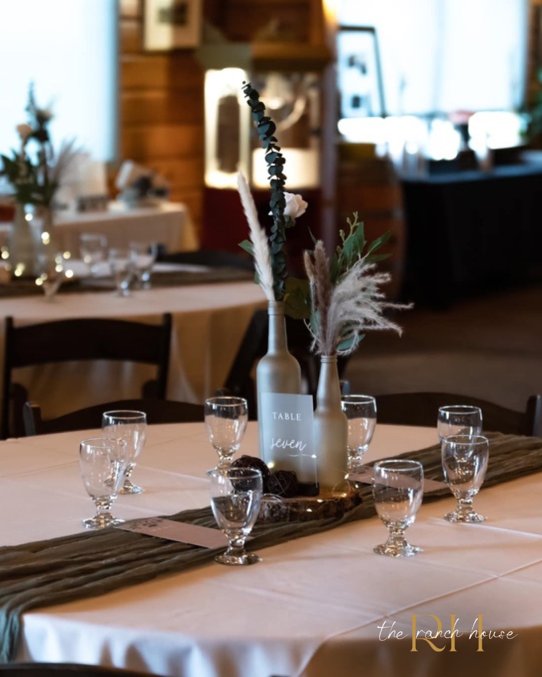 Which table setting speaks to you? 🍽️
It’s amazing how much the vibe changes just by swapping the decor.
#weddingdecor #tablescapes #weddingstyle #weddingplanning #designinspo