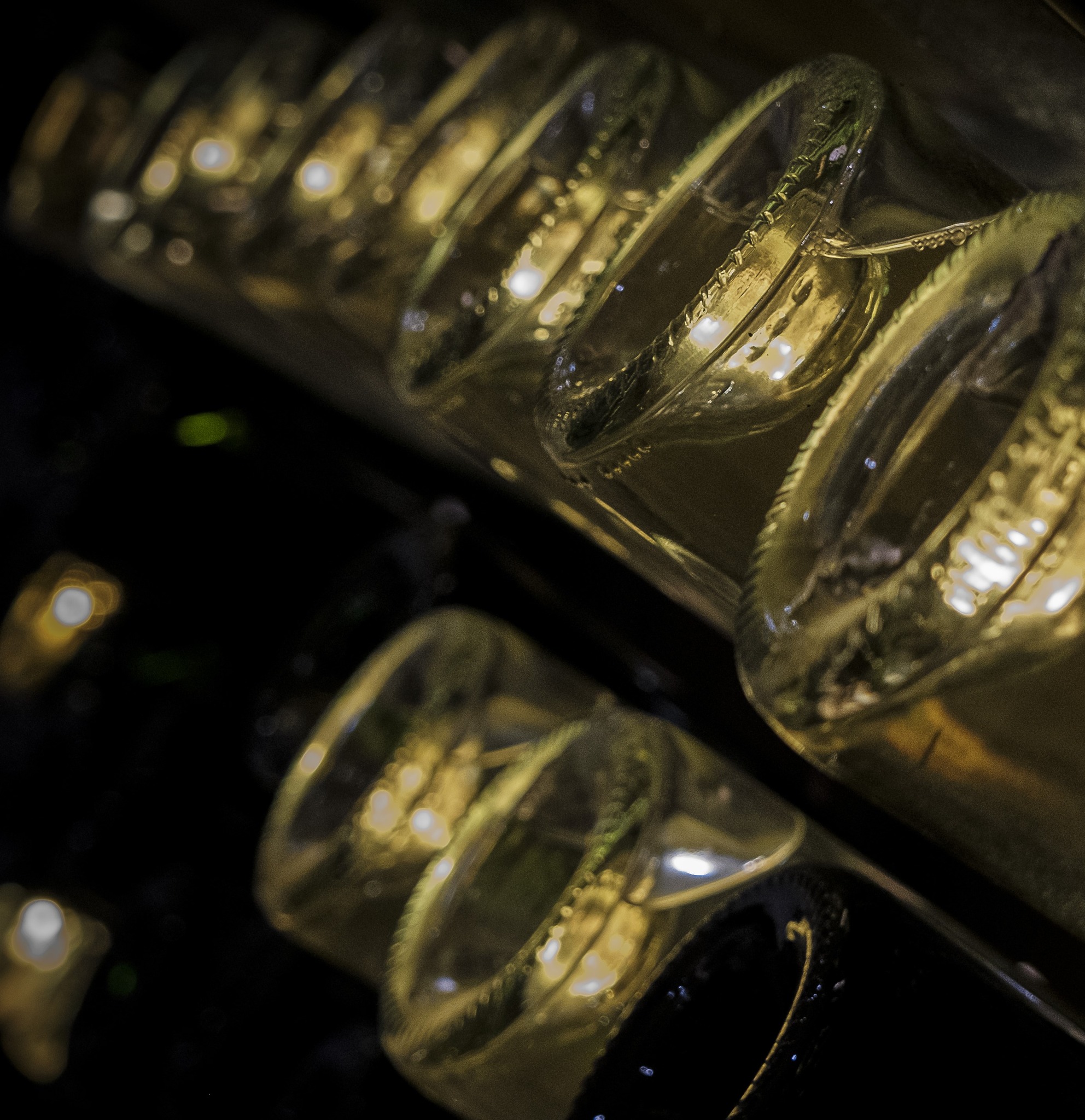 Notre Crémant d'Alsace prend son temps pour vous offrir une qualité exceptionnelle ! 🕰️🍾 En effet, il repose patiemment pendant 14 mois, développant des arômes raffinés et une effervescence parfaite. #cremant #alsace #tradition #terroir
Photographe: Philippe Pennerat