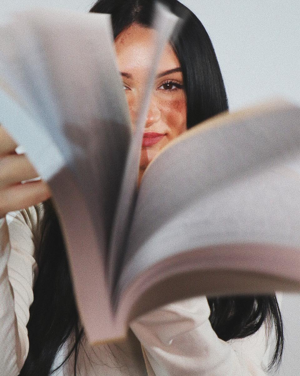 ✨ Happy New Year from FOLK & TALES ✨
Here’s to fresh chapters, stronger sentences, and stories that finally get the ending they deserve. 📚✍️
In the year ahead, we’re celebrating brave drafts, thoughtful revisions, and the quiet magic that happens when a story clicks into place.
Thank you for trusting me with your words. I can’t wait to help shape the tales you’ll tell next.
New year, new pages—let’s make them unforgettable. 🤍
HappyNewYear #FolkAndTales #BookishBusiness #EditingLife #WritersCommunity #AmWriting #WritersOfInstagram #BookEditing #CreativeProcess #NewYearNewChapters #Storytelling #IndieAuthors #PublishingLife