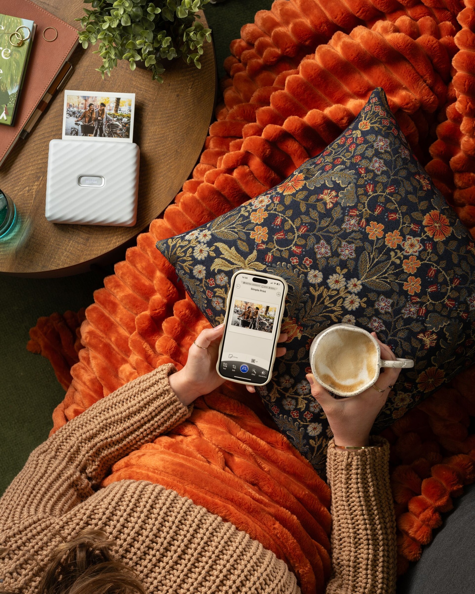 Turn chilly days into warm memories with every wide print 🤎☕
#instax #InstaxWideLink #instaxEgypt #fujifilminstax #instantcamera