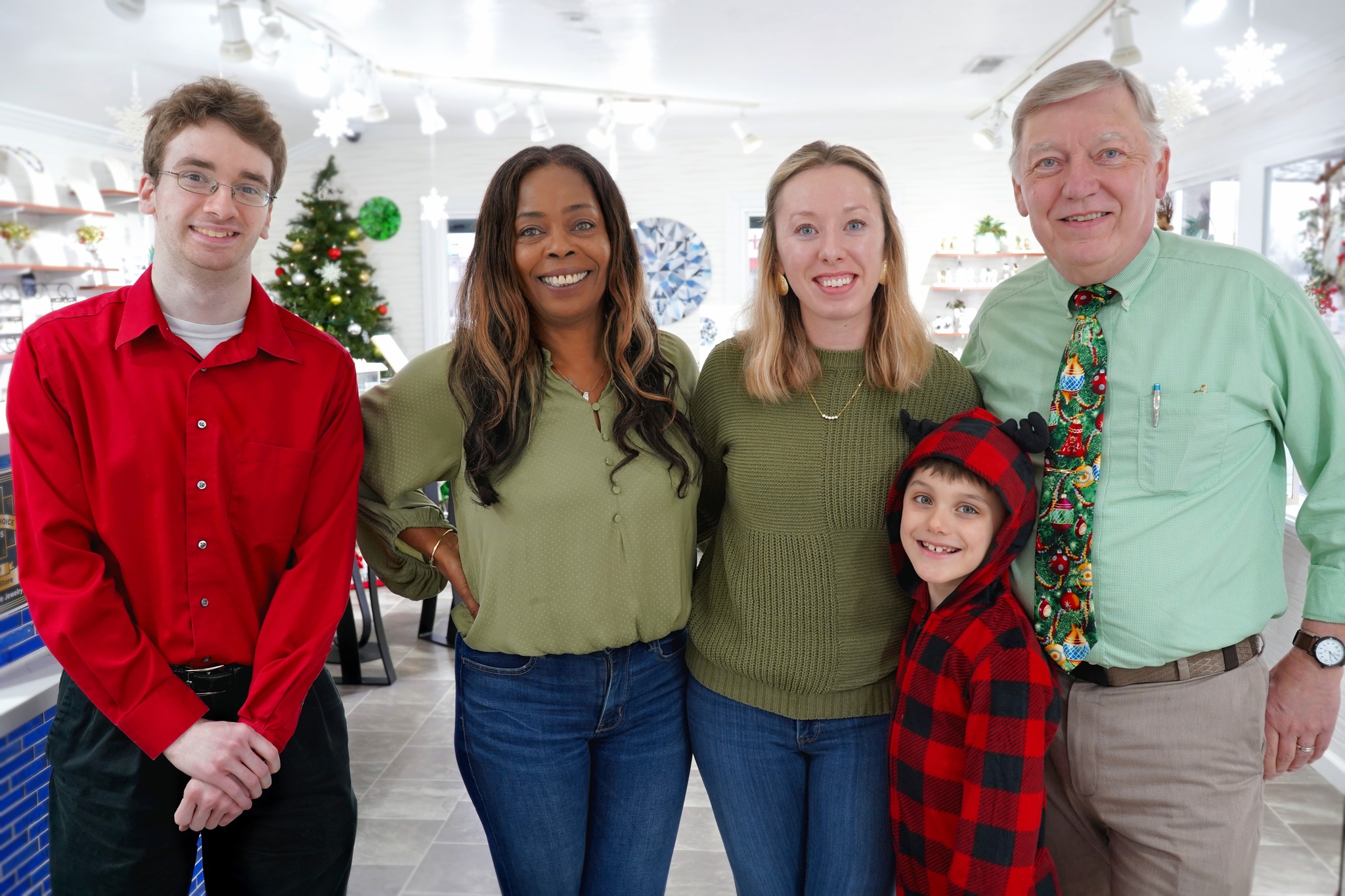 As we close the book on 2025 and welcome the new year, we canโt help but reflect on the incredible moments this past year brought with it. From custom engagement rings to deeply sentimental redesigns - every piece you trusted us to create carried a story, a milestone, and a memory that will last a lifetime.
Your support, trust, and continued loyalty are what keep us going. The "YES!", "Oh my gosh!", gasps, and tears of joy when you see the completed piece are the most rewarding for us and truly touch our hearts. Thank you for allowing us to be part of your most meaningful celebrations and for choosing us to bring your ideas to life. โค
Hereโs to the year ahead and many more unforgettable pieces created together. Below are a handful of pieces from this year.๐โจ