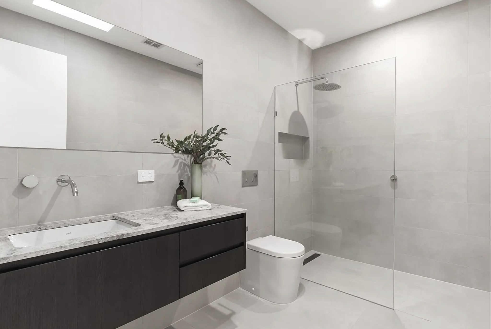 💎 Modernize Your Bathroom — No Contractor Needed! Frameless shower screens = spa vibes at home ✨
✅ Sleek, minimalist style
✅ Easy DIY installation
✅ Budget-friendly upgrade
Perfect for renters, renovators & weekend warriors!
Tap to shop & get step-by-step guides 📦🔧
#DIYShowerScreen #BathroomUpgrade #FramelessStyle