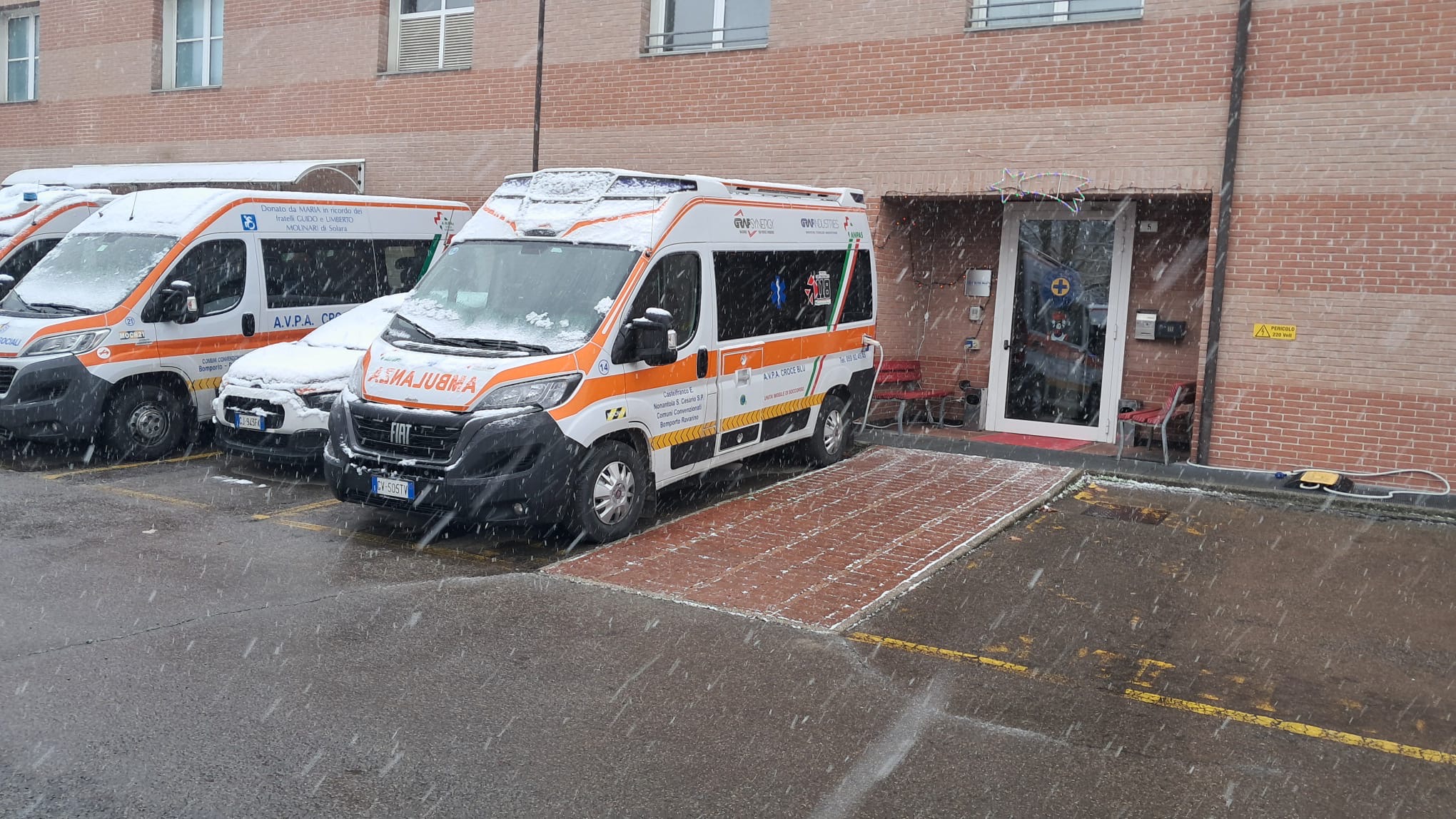 Neve ne abbiamo?
.
.
.
.
#croceblucastelfranco #neve #snow