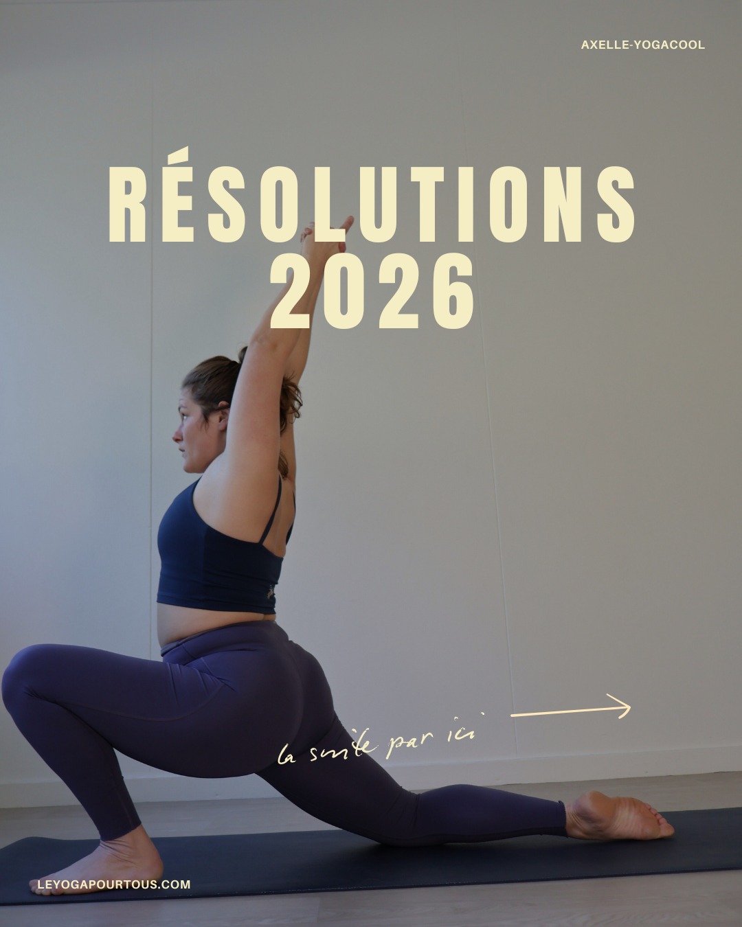 Comment j’arrive enfin à tenir mes résolutions et enclencher le changement ✨
Je t’en dis plus en description 👇
Comme beaucoup, j’ai longtemps été pleine de bonne volonté :
« je vais arrêter ci »,
« je vais gagner plus d’argent »,
« je vais m’acheter ça »…
Et puis tata ti et tatata.
Résultat ?
Fin janvier, rien n’avait vraiment bougé.
Ça te parle aussi ?
Je suis la spécialiste des grands plans… sauf que la mise en œuvre n’a jamais été mon fort.
Du moins en matière de résolutions 😅
À force d’échouer, j’ai compris que le problème venait surtout de l’angle par lequel je les abordais.
Je ne suis pas quelqu’un qui fonctionne avec des objectifs ultra précis.
Je butine.
Alors décider que je vais gagner plus ou vouloir avoir ci ou ça, ça ne rentrait tout simplement pas dans ma carte mentale.
Moi, je marche à l’état de conscience.
J’aspire à être plus créative, plus sereine, plus riche (au sens large).
Alors j’ai changé d’approche.
Chaque année, je choisis 3 sentiments que j’ai envie de cultiver.
Cette année :
✨ Plus créative → je me relance dans la photo
📝 Plus claire → je commence un journal pour arrêter d’être brouillon dans mes perceptions
🤍 Plus connectée aux autres → surtout d’un point de vue pro, parce que le métier de prof de yoga est assez solitaire
Dans cette optique, je me rapproche d’autres personnes pour construire des projets ensemble.
Et toi, tu fonctionnes comment avec les résolutions ?