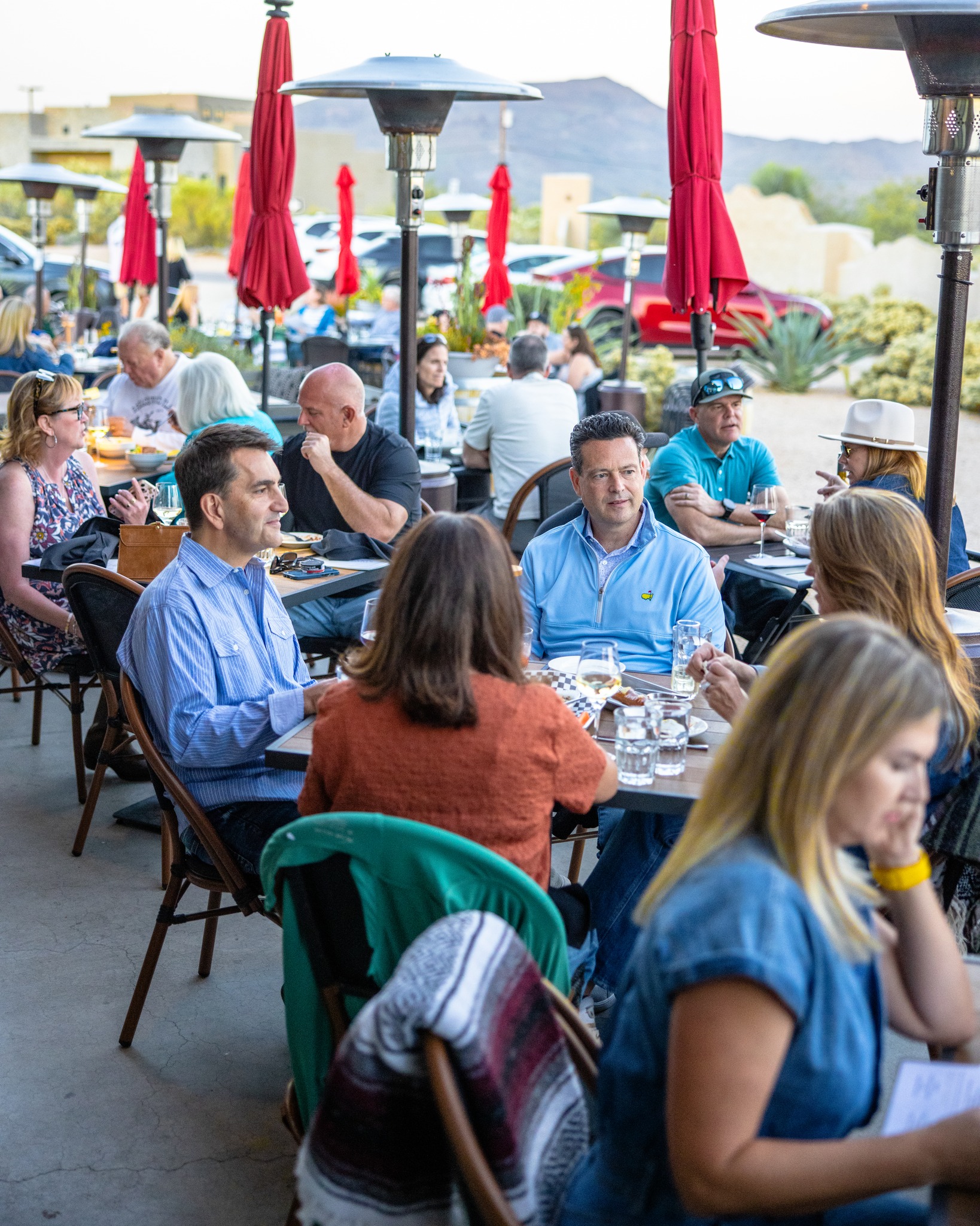 Winter in Arizona ✨ Join us on the patio and soak it in. Make your reservation @ the link in our bio.
#RavensView #PatioSeason #ArizonaWinter #CaveCreek #LiveMusic