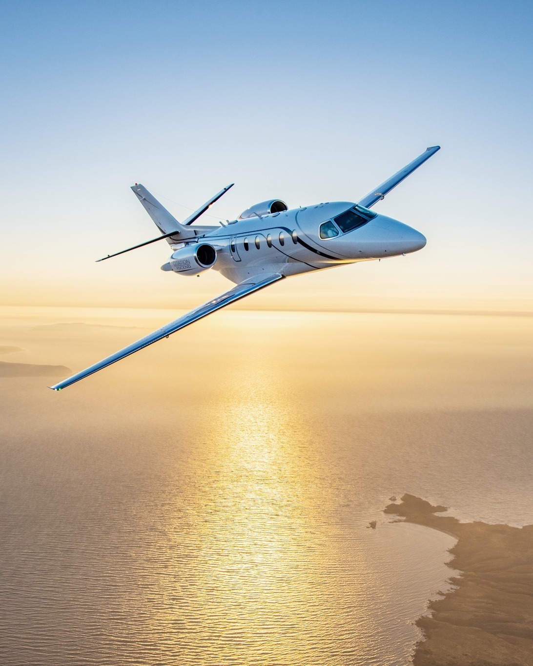 āļø Your Insider Briefing on the Cessna Citation Ascend
In December 2025, Textron Aviation officially delivered the first Citation Ascend, marking the aircraftās entry into service and the next chapter in Cessnaās legendary 560XL series.
First revealed at EBACE 2023, the Ascend blends proven performance with elevated comfort, efficiency, and modern luxury.
At a Glance:
⢠Flat-floor cabin seating up to 12
⢠Four-passenger range of 1,940 nm
⢠Non-stop capability on popular routes like SingaporeāMaldives or LondonāAthens
⢠Nearly 15% larger windows for a brighter, more open feel
Learn more at the link in bio š
Images courtesy of Textron Aviation Inc.
#365Aviation #CitationAscend #BusinessAviation #PrivateJetCharter #MidsizeJet #LuxuryTravel #AviationNews #AvGeek