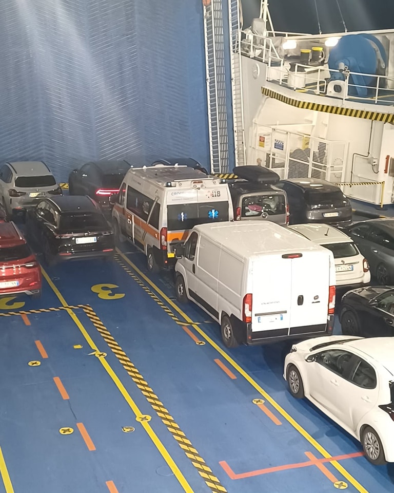 In viaggio verso Catania...
Questo è uno dei viaggi a lunga percorrenza che effettuiamo in caso di richieste speciali.
.
.
.
.
#croceblucastelfranco #catania #Sicilia #anpas #anpasemiliaromagna