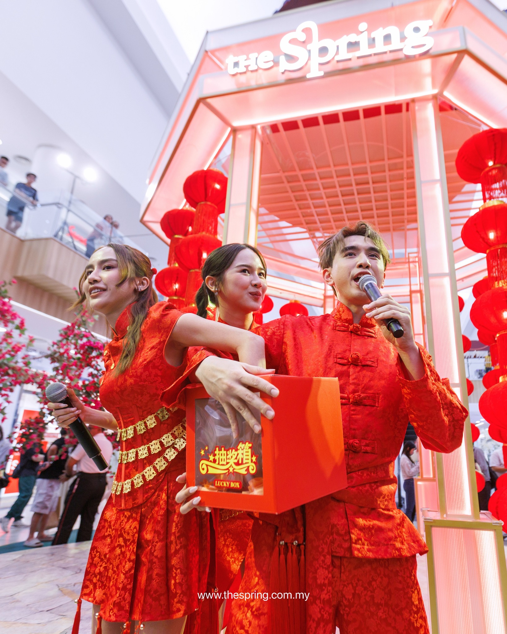 Who caught @thekuanfamily live at The Spring? Drop a 🐴 if you were there! What a vibe as we kicked off Roots & Rejoice at the mall. More exciting events are still coming this Lunar New Year — don’t miss a thing.
View the highlights at www.thespring.com.my
#thespringkch #thekuanscnytour2026