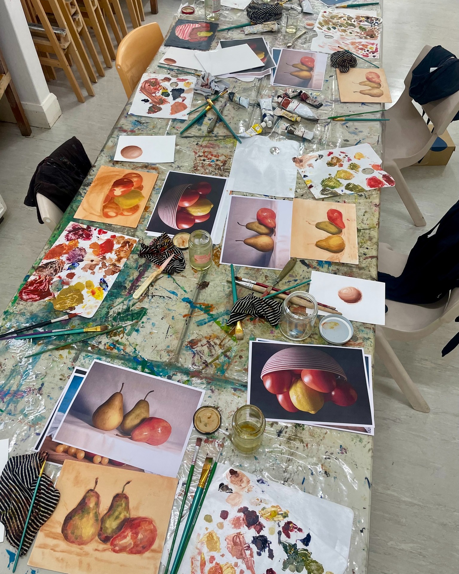 That's a wrap on first week of the School Holiday Program! 🍐🍎
What a great start to the year with so much creativity pouring out of these young artists
More wonderful workshops in store for next week! Limited places left so book in quick if you want to join in on the fun.
Don't forget to also check out Tresilian's After School Arts Program.
Spots available in Clay Sculpture for Kids 8-12yrs (Mon) and Creative Skills for Young Artists 10-12yrs (Tues)
@cityofnedlands
#schoolholidaysperth #artworkshops #perthkids #schoolholidayprogram #perthisok #perthparents #afterschoolactivities #afterschoolart #teensworkshop #artforkids