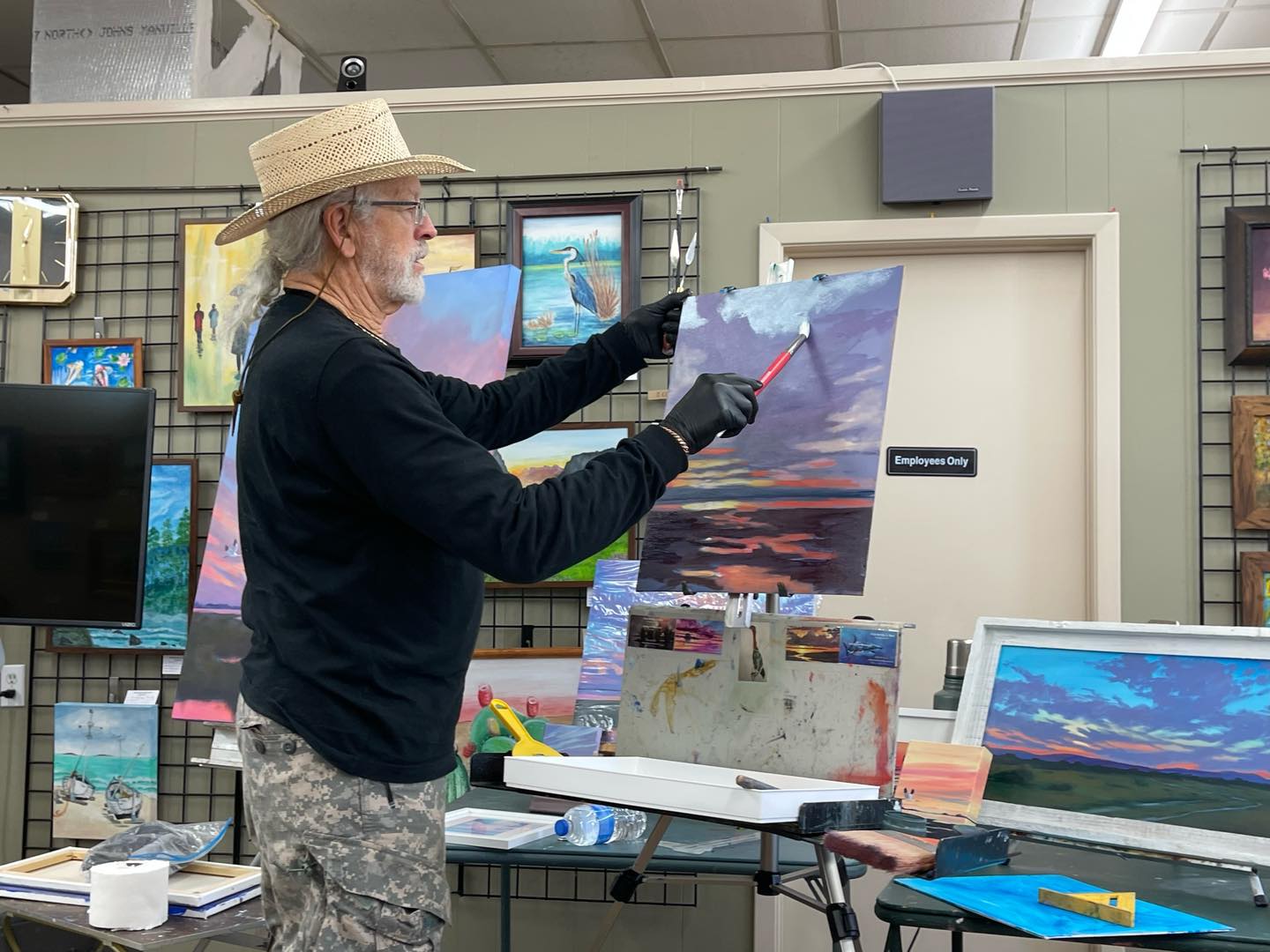 Jeffrey Neel McDaniel gave a free demonstration in oil last week. He is seen here creating sky around clouds. The Highland Arts Guild gives free demonstrations every third Thursday of the month.
.
.
#highlandartsguild #cityofmarblefalls #Texas #texasartists #fineart #artdemonstration #artdemos #freeartdemo #originallocalart #marblefallstx #artists #originalart #originalartwork #originalartworksforsale