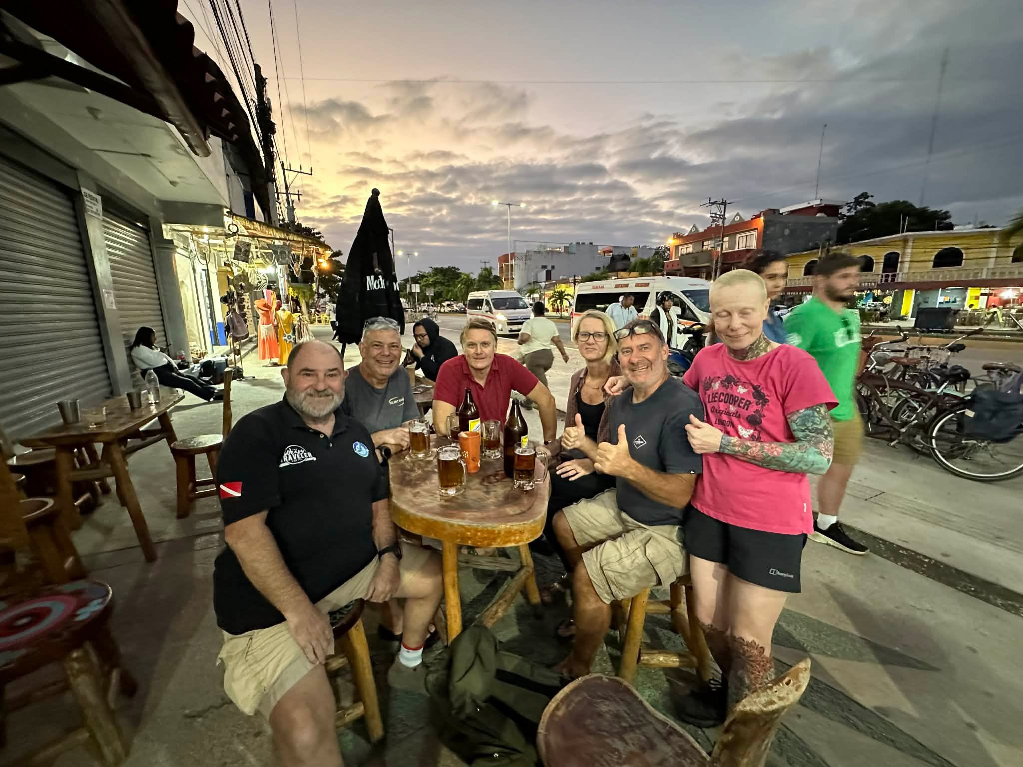 Few jars with the English crew,oh and a foreigner.
Eric Budgie Burgess Mike Fowler Jamie Drew Line Rørbye and Fee