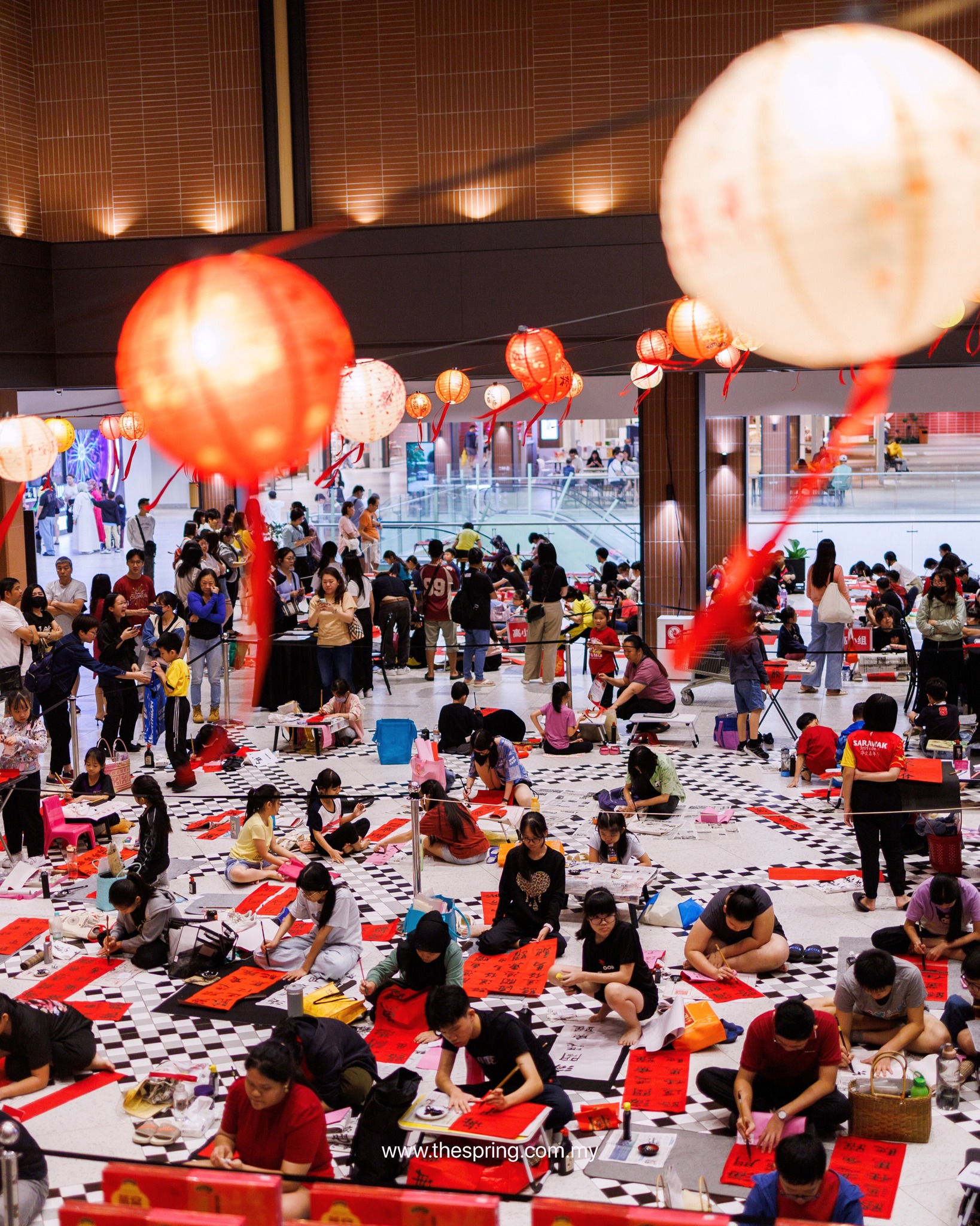 We witnessed a stunning display as over 100 young talents showcased their skills at our Chinese Calligraphy Contest, keeping this beautiful art alive for the next generation.
Congratulations to all the winners — your dedication and artistry inspire us all! 🌟
This weekend, don’t miss another awe-inspiring showcase at the Little Blossoms Kids Talent Show!
📅 31st Jan | 🕓 4 PM | 📍 Centre Court
#thespringkch #rootsandrejoice #lunarnewyear