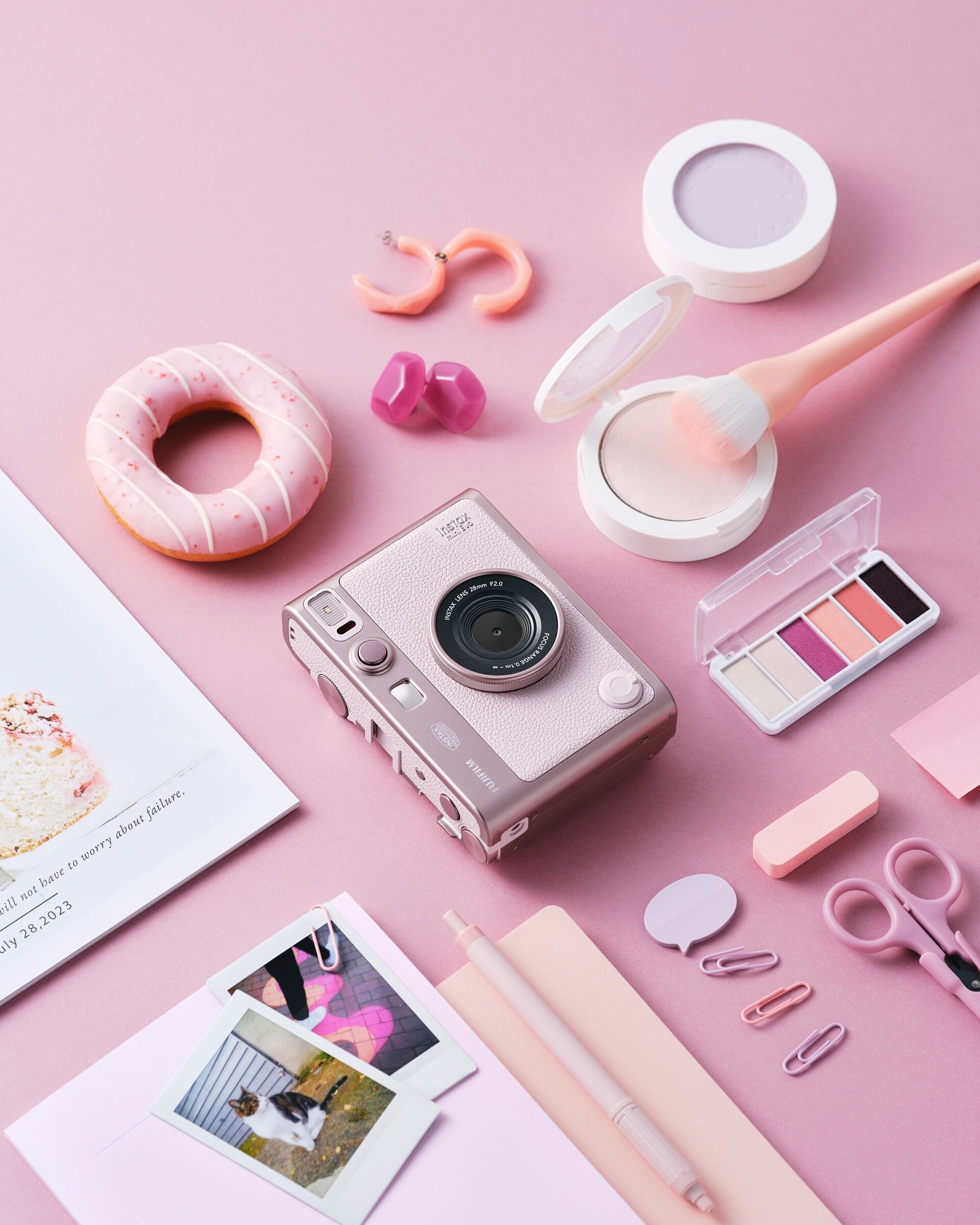 Some memories deserve a softer touch.
The Instax Mini Evo Gentle Rose blends classic design with modern creativity
#instax #instaxEgypt #InstaxMiniEvo #GentleRoseEdition #PrintedMoments