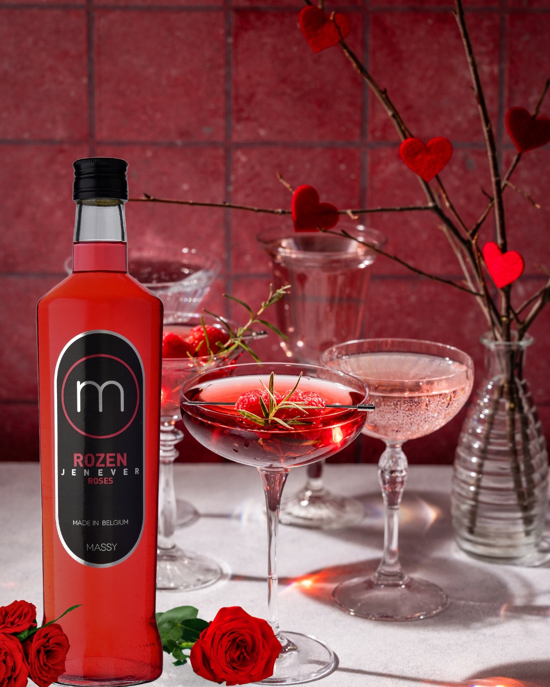 Would you like to make a romantic drink this Valentine's day? Why not try our Roses Jenever on your next date night! 💖🌹
- Drink responsibly -
#datenight #distillerymassy #jenever #roses #cocktail