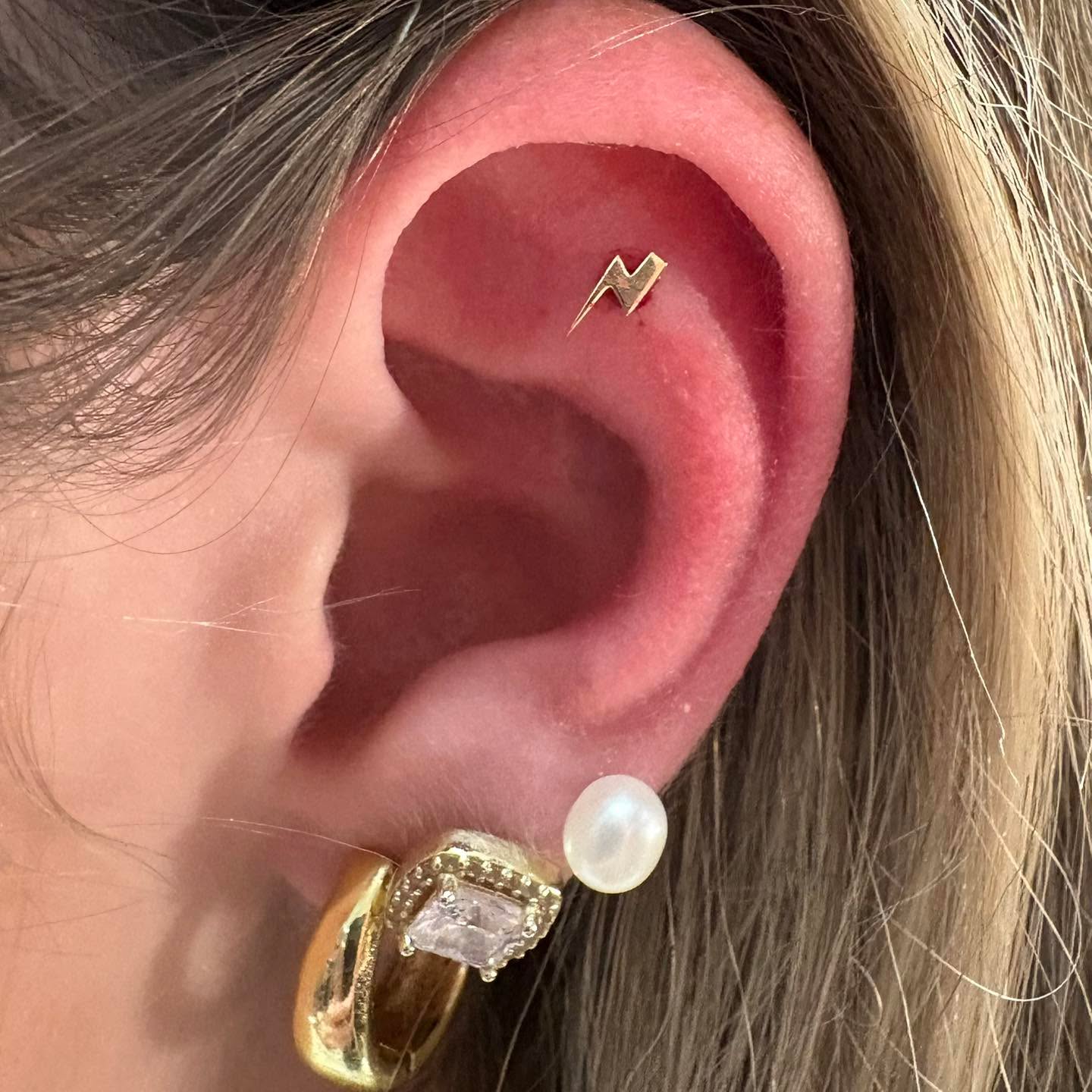 Some beautiful recent piercings done by stabzbyserenity! 😜
Serenity has been piercing for 2 & a half years! She is wanting to do some unique pieces, such as a hidden helix or hidden rook! 🗡️
She is fairly new to the Black Ball team, and her books are open! She also takes walk ins! Stop in and say hello and leave with something new and shiny! ✨🤗 💎
#blackballtattoo #piercings #midlandmi #piercingsbyserenity